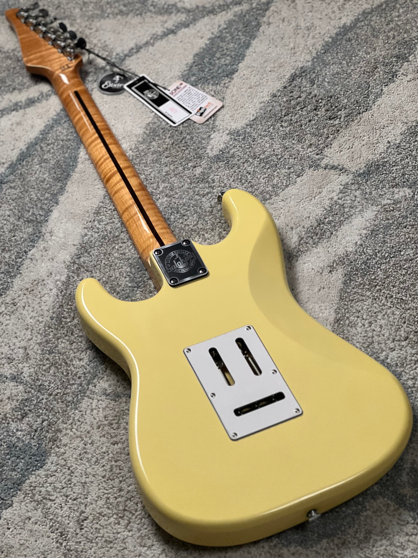 Soloking MS-1 FMN Thinline Artisan with Flame Maple Neck in Vintage White
