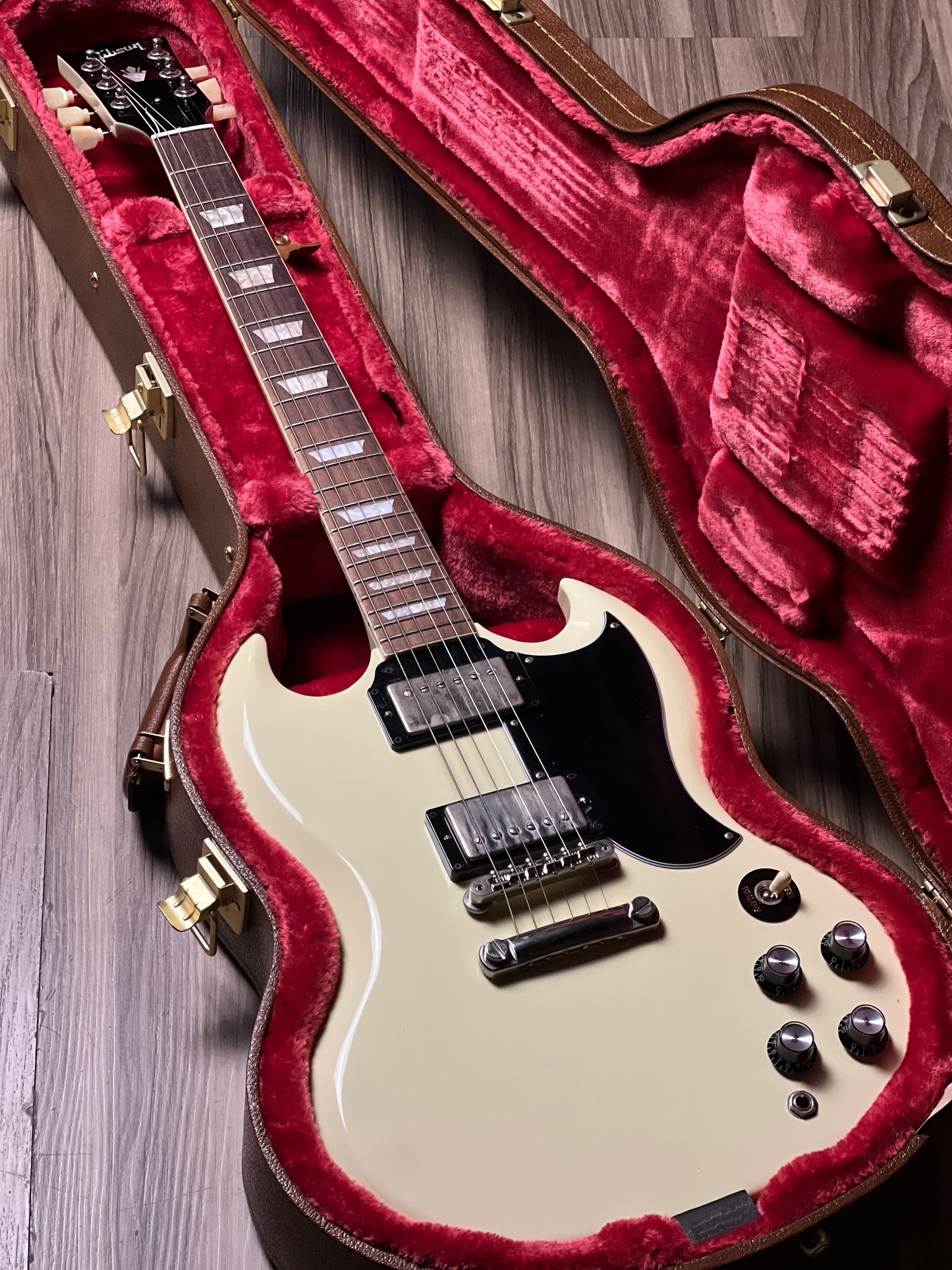 Gibson SG Standard 61 Classic In White w/Case 230430143