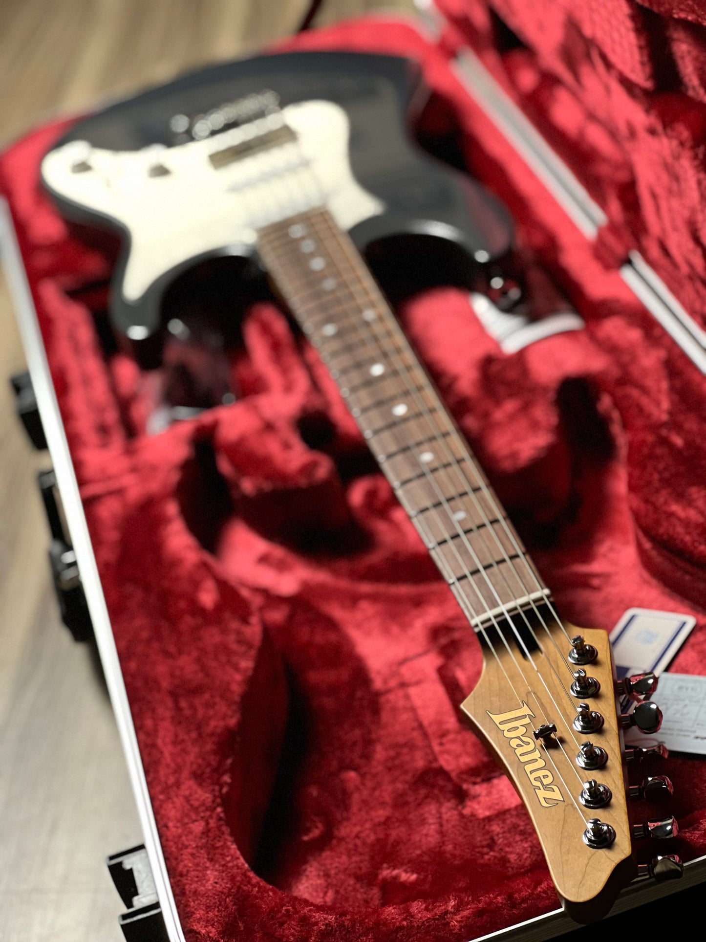 Ibanez Prestige AZ2204NW-GRM in Green Metallic w/Case F2412298