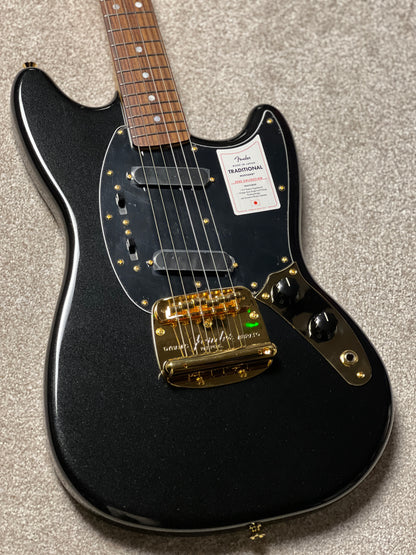 Fender Japan Traditional 2025 Collection 60s Mustang with RW FB in Black Pearl JD25012311