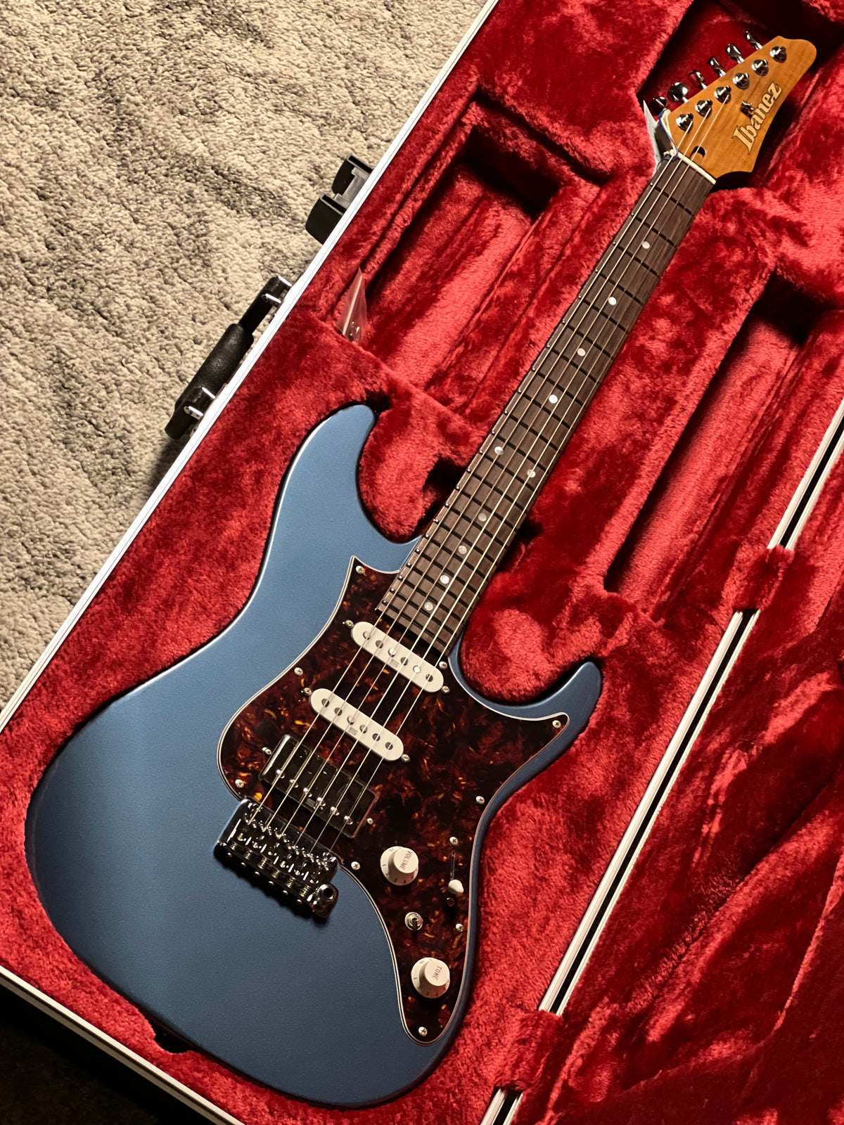 Ibanez Prestige AZ2204N in Prussian Blue Metallic F2530007