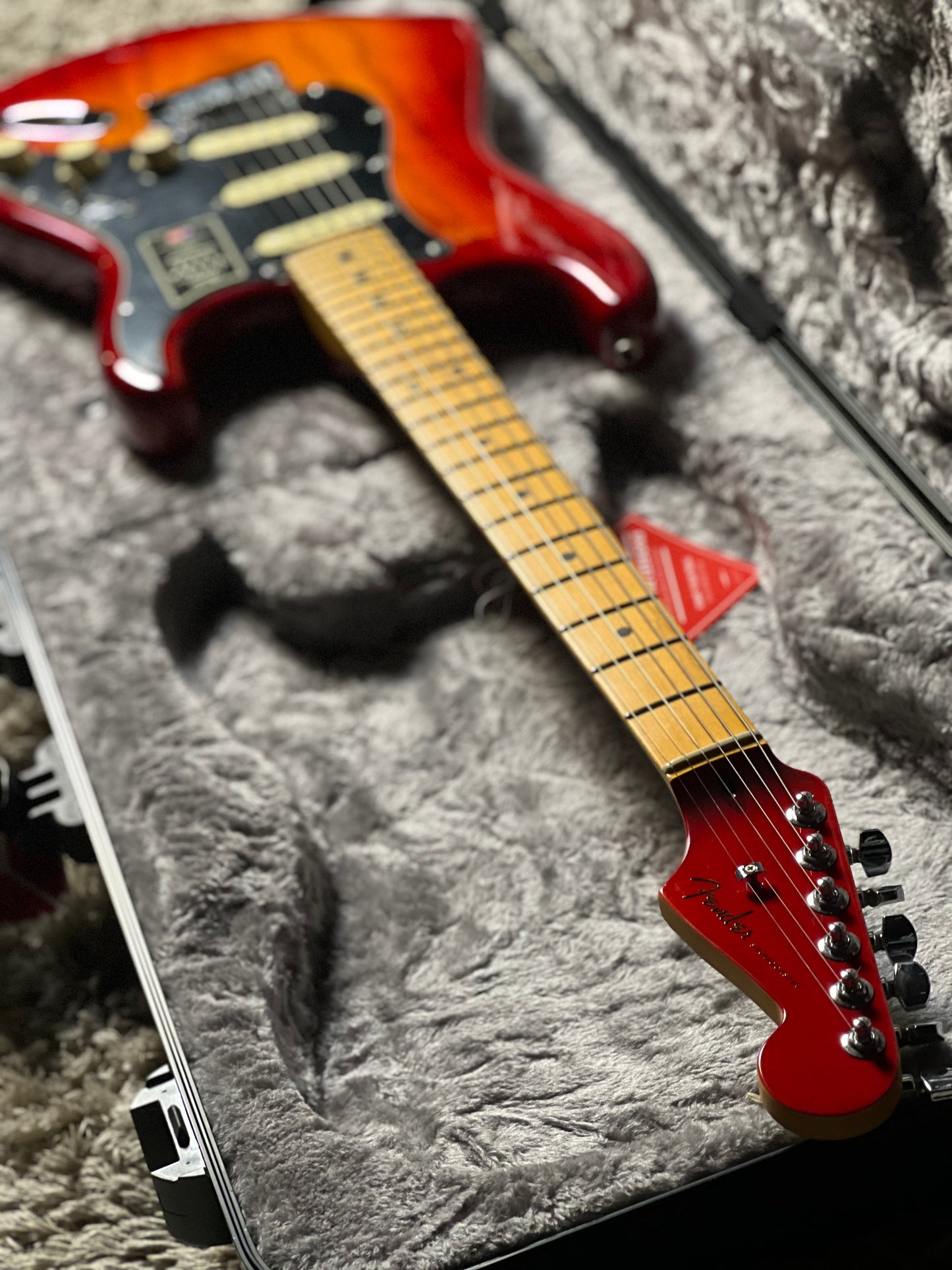 Fender American Ultra Luxe Stratocaster with Maple FB in Plasma Red Burst US210079410