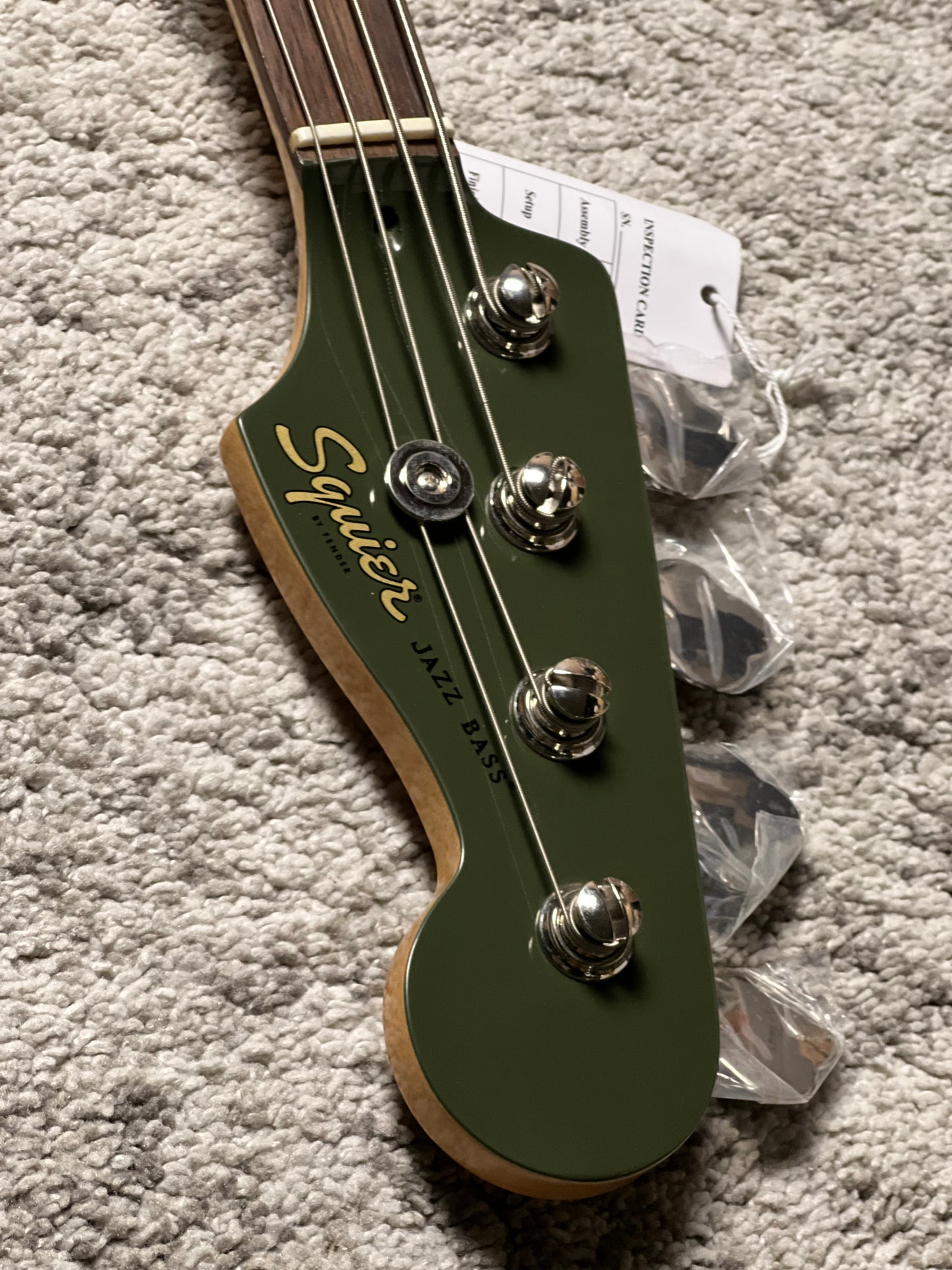 Squier FSR Classic Vibe 60s Jazz Bass with Laurel FB in Olive