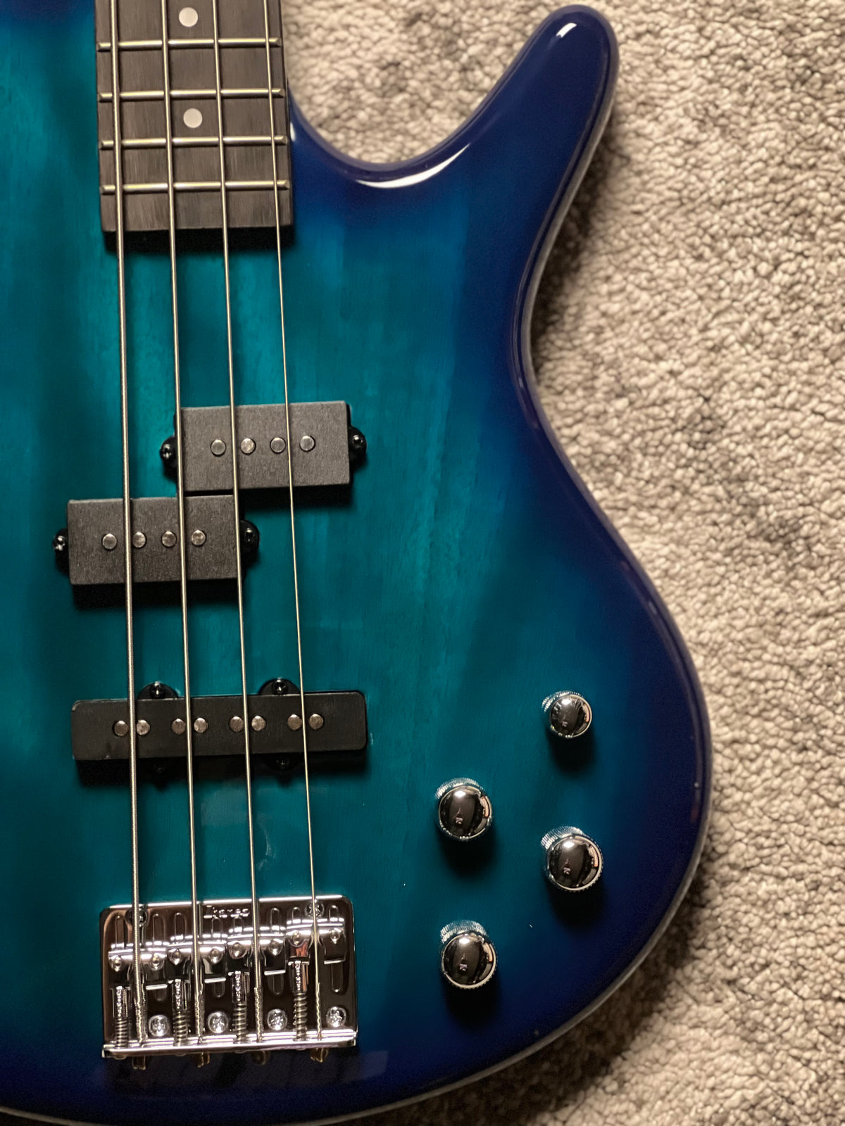 Ibanez GSR200-BMT 4-String in Blue Moon Burst