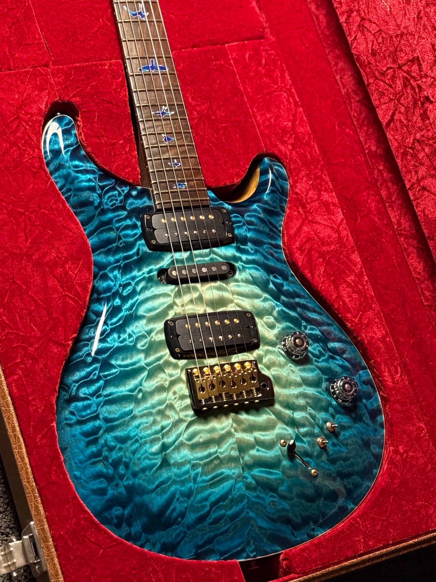 PRS Private Stock Modern Eagle V in Sub Zero Glow 23367111