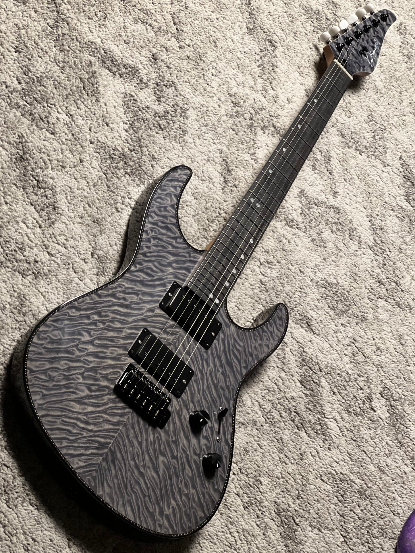 Dhatarattha Custom DST HH Quilt in Charcoal Feather with Rosewood FB