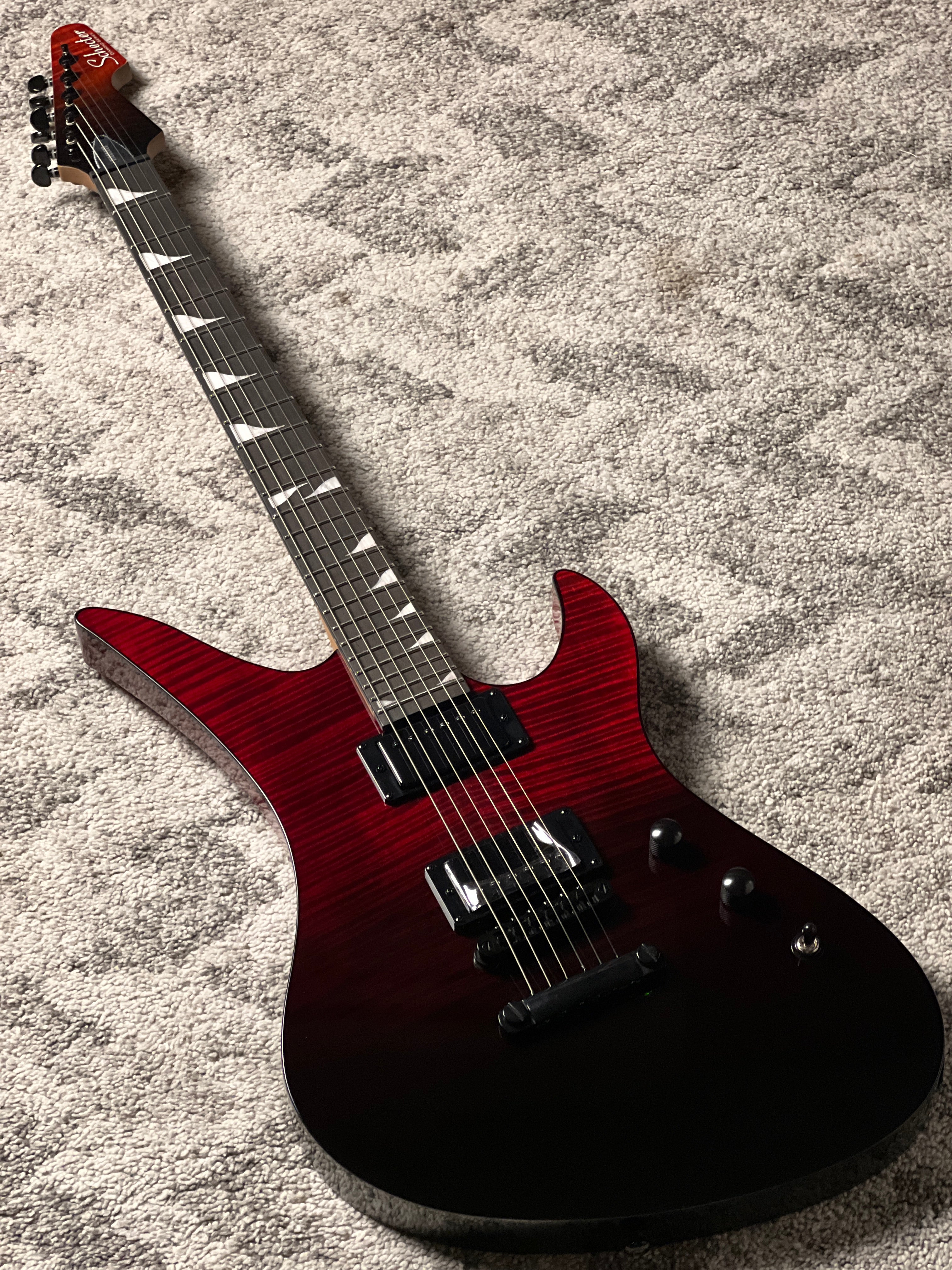 Schecter Avenger Standard in Blood Burst – nafiriguitar.com