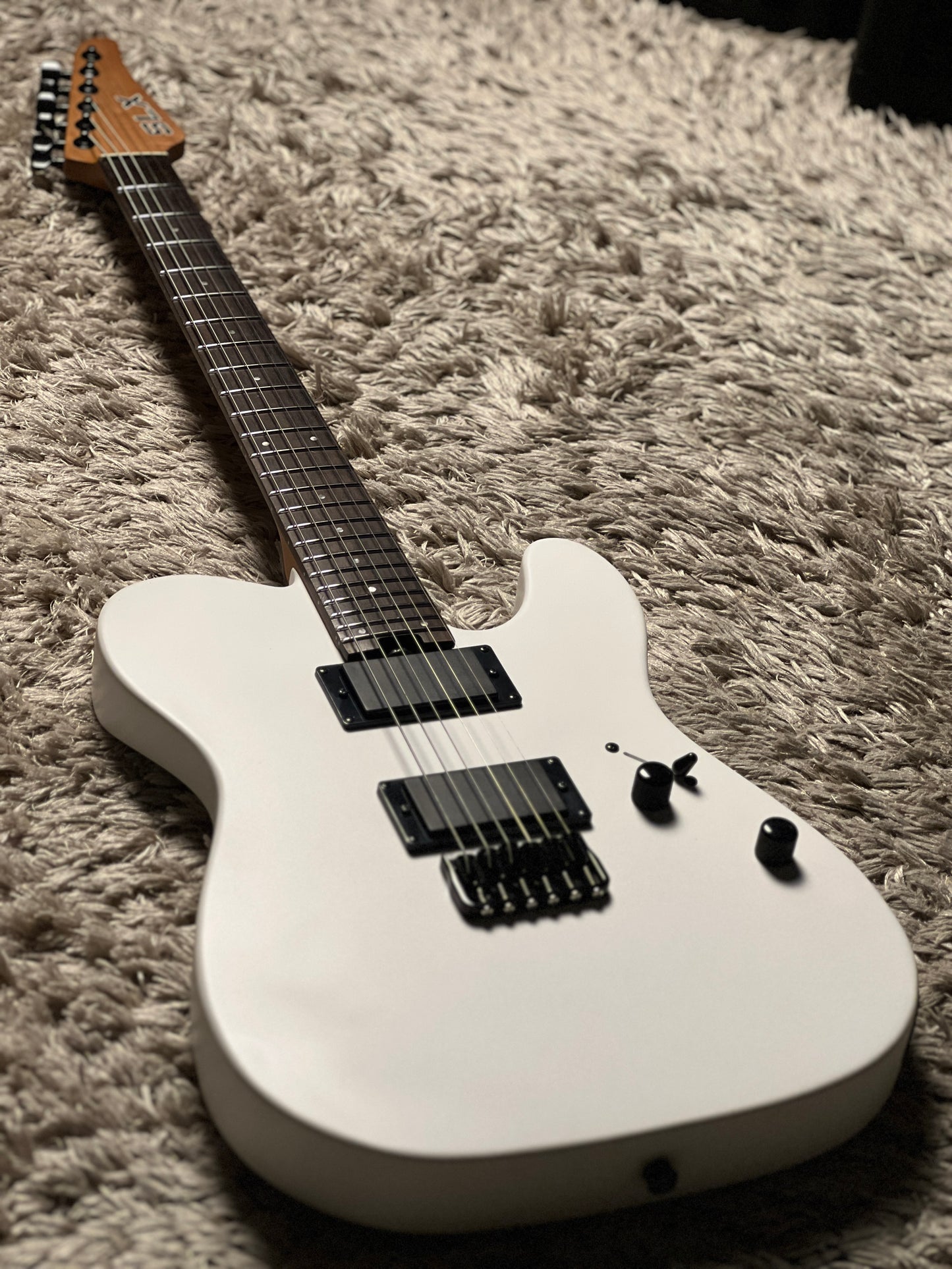 SLX Raven Modern 24 HH Active in Satin White with Rosewood FB