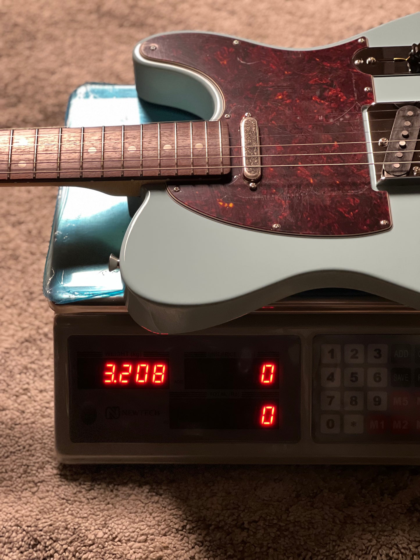 Fender FSR Collection Hybrid II Telecaster with RW FB in Daphne Blue JD23018075