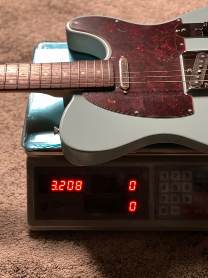 Fender FSR Collection Hybrid II Telecaster with RW FB in Daphne Blue JD23018075