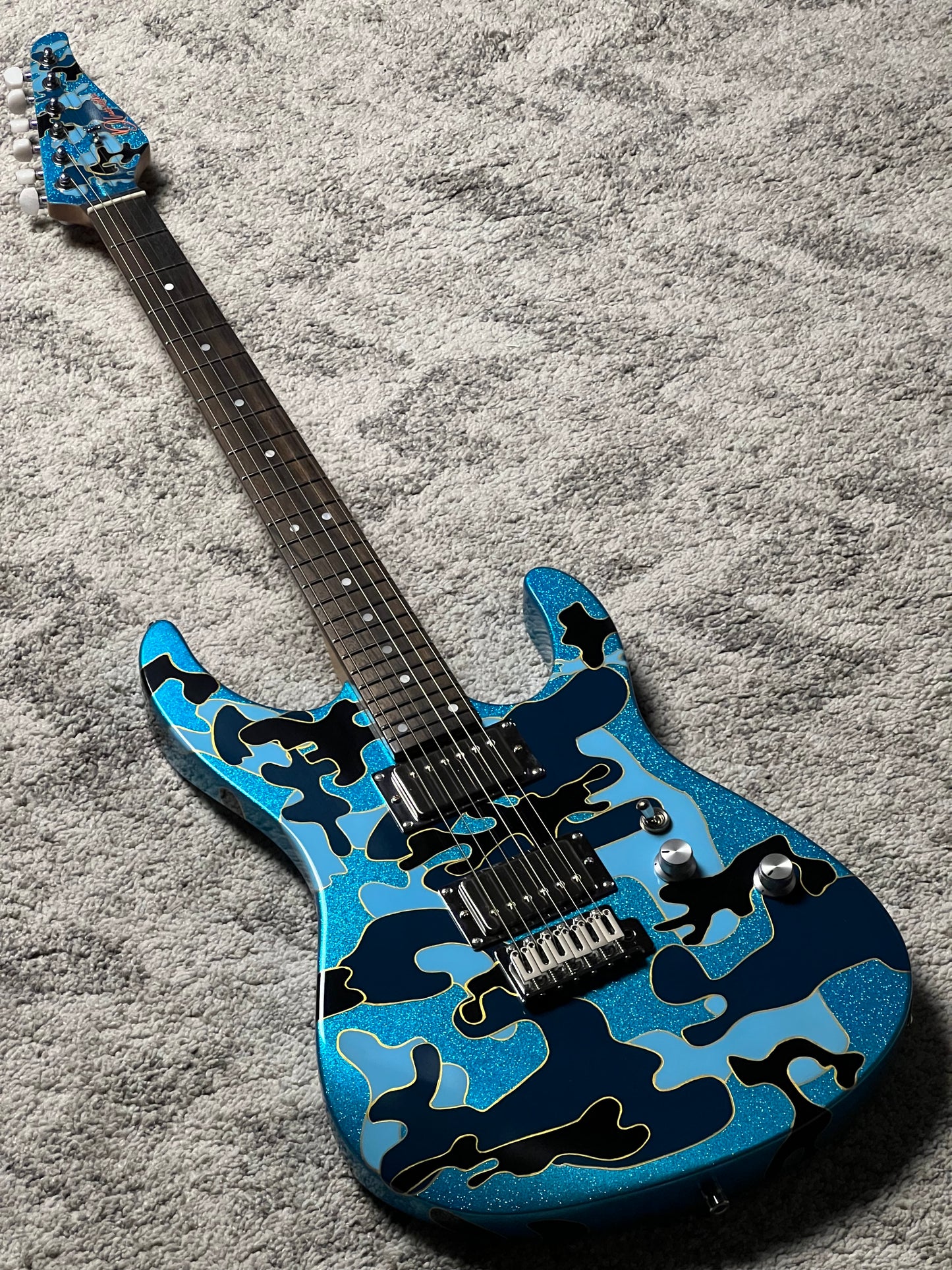Dhatarattha Custom DST Artist Hand Paint "Blue Sparkle Camo"
