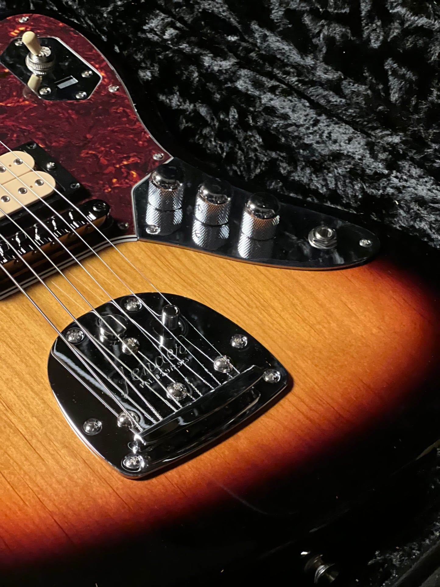 Fender Kurt Cobain Signature Jaguar 3-Color Sunburst MX25064917