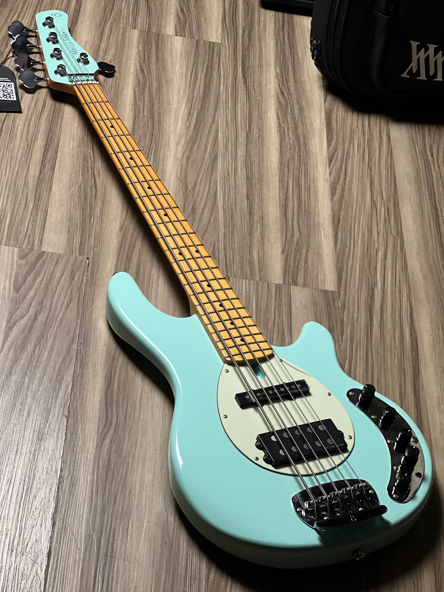 Sire Marcus Miller Z7 5-String Bass Guitar in Mint
