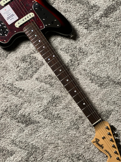 Fender Japan Traditional 60s Jaguar with RW FB in 3-Color Sunburst JD25032759