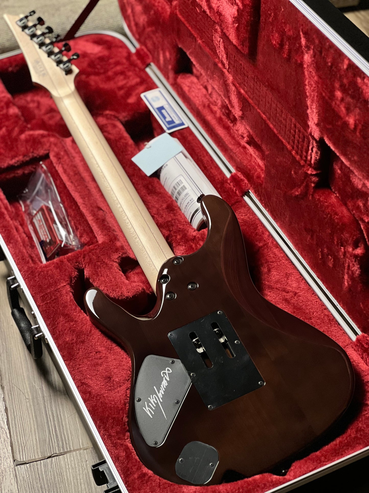 Ibanez KIKO100 Kiko Loureiro Signature in Transparent Ruby Red F2600386