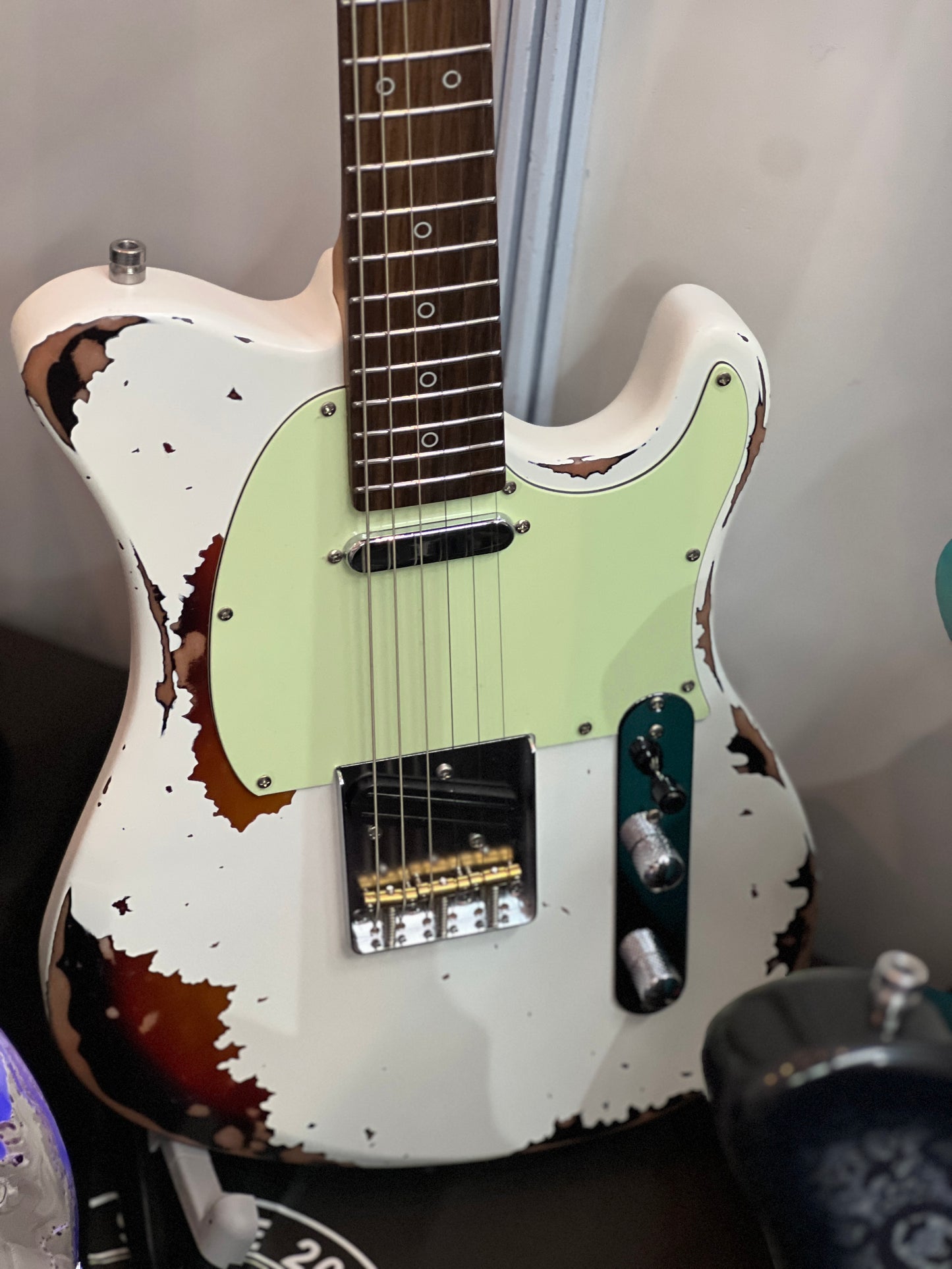 Dhatarattha Performance DTL in White Over Sunburst with RW FB and Nitrocellulose Lacquer