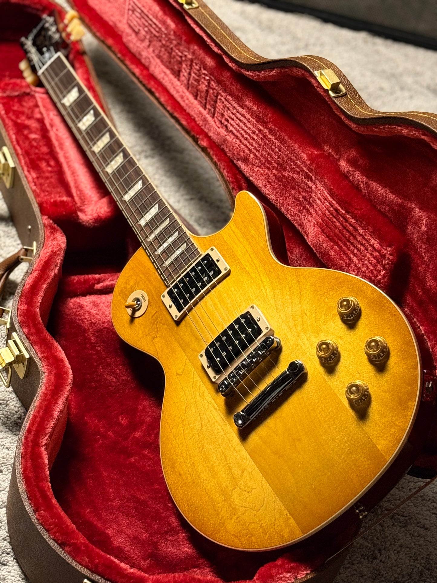 Gibson Slash "Jessica" Les Paul Standard in Honey Burst with Red Back 229540084