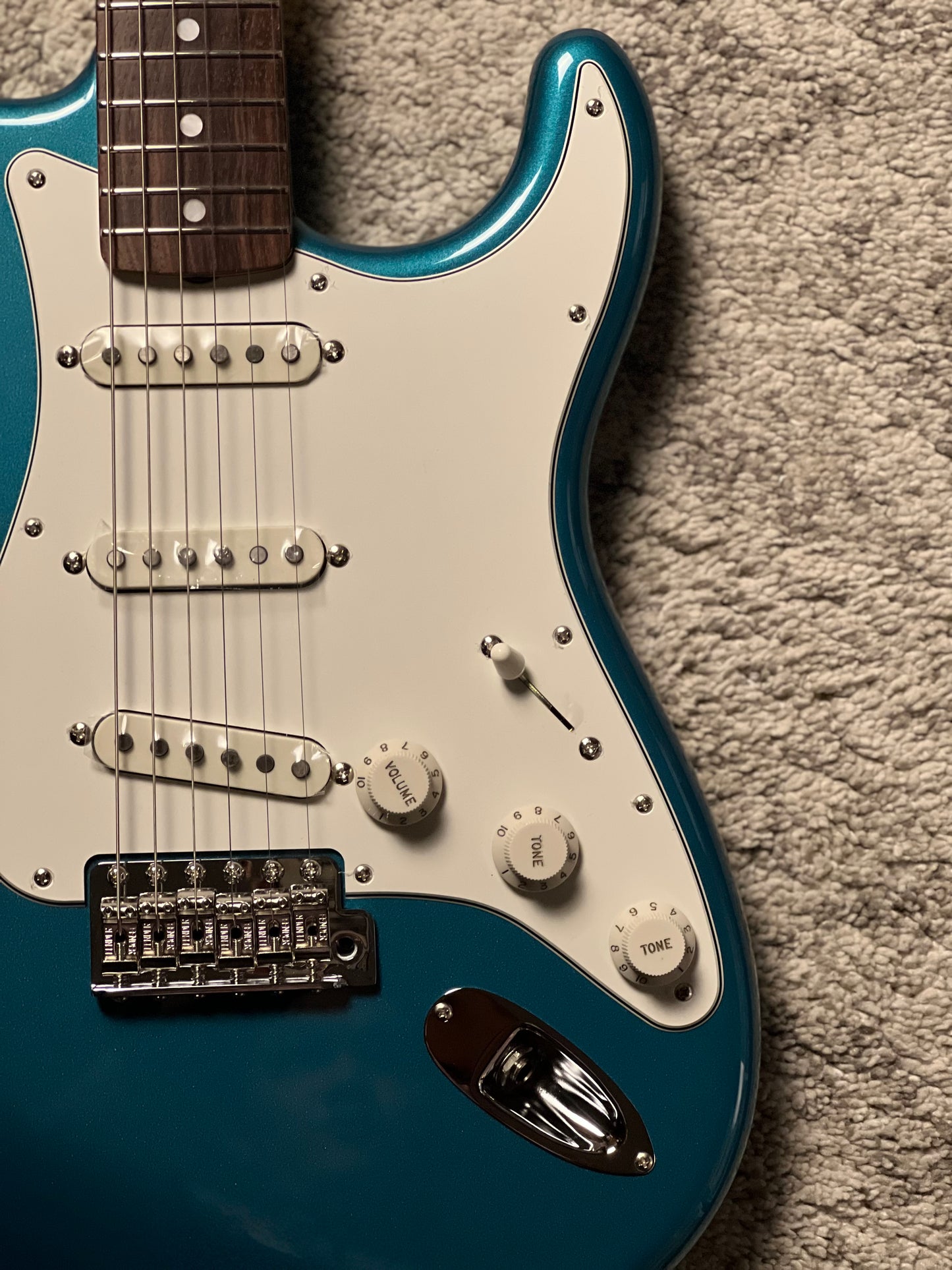 Fender FSR Collection Traditional Late 60s Stratocaster with RW FB in Ocean Turquoise Metallic JD23025934