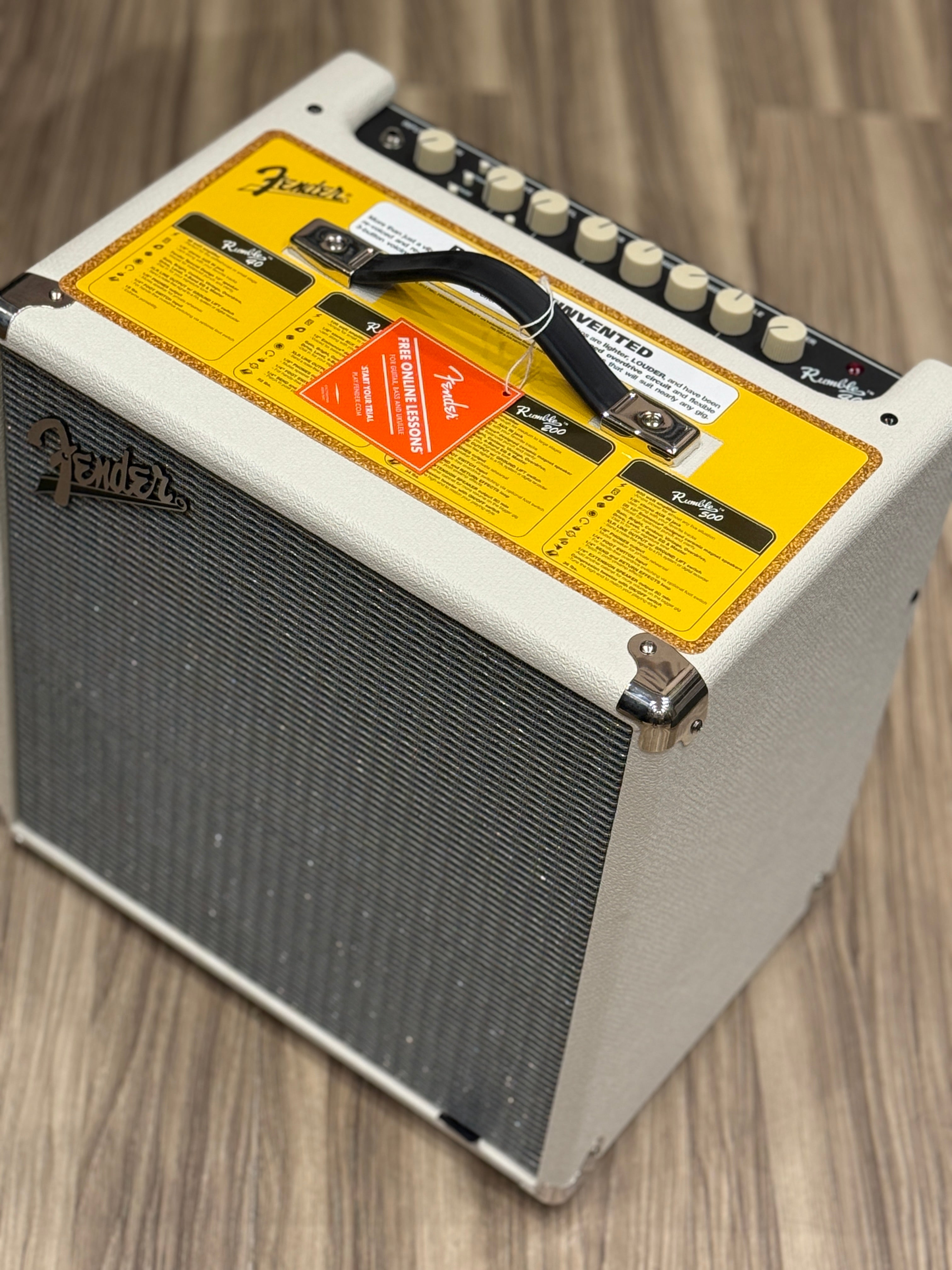 Fender Rumble 40 V3 Bass Amplifier in Ivory – nafiriguitar.com