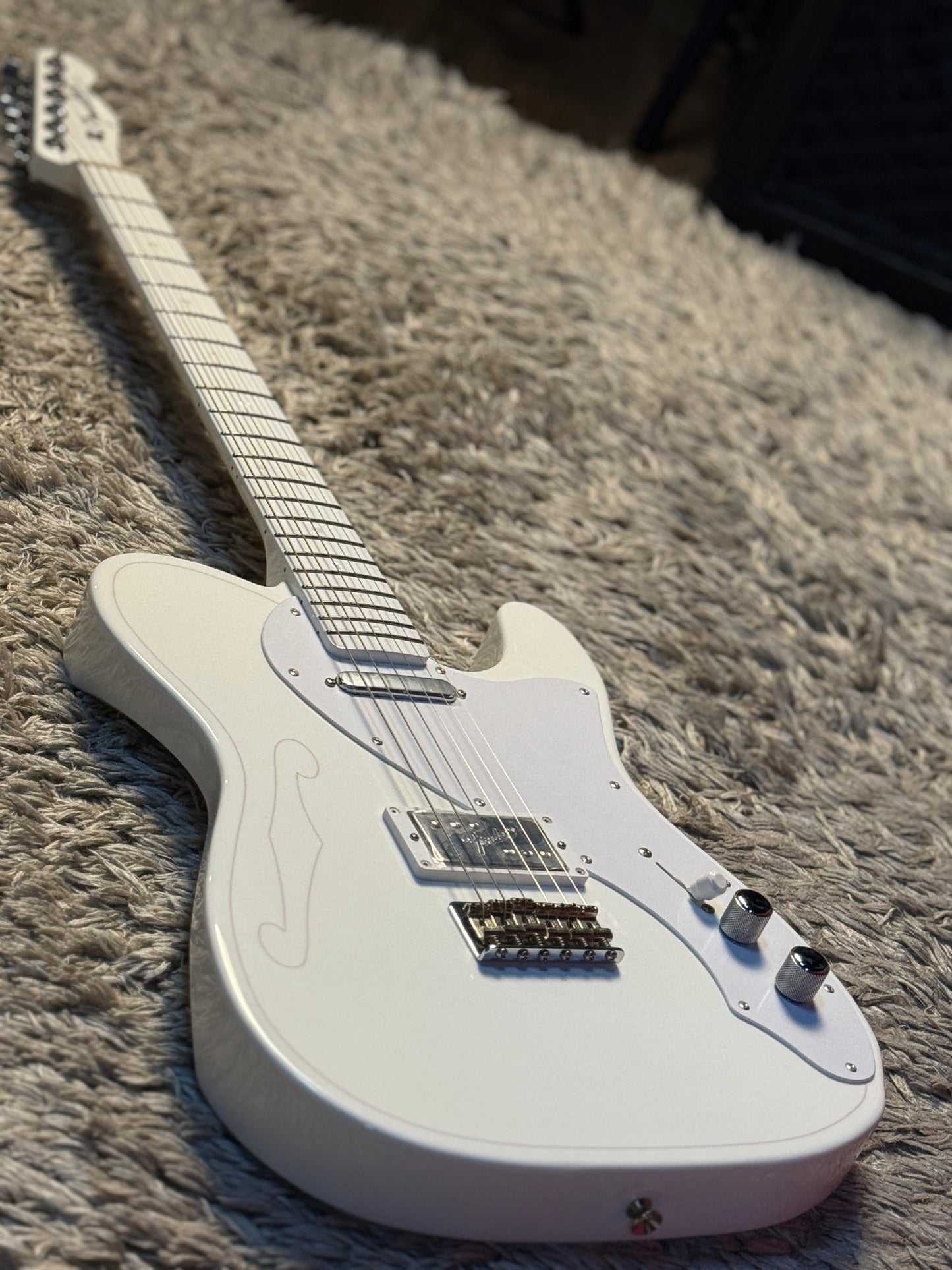 Fender Japan Silent Siren Signature Telecaster with Maple FB in Arctic White JD22030206 (USED)