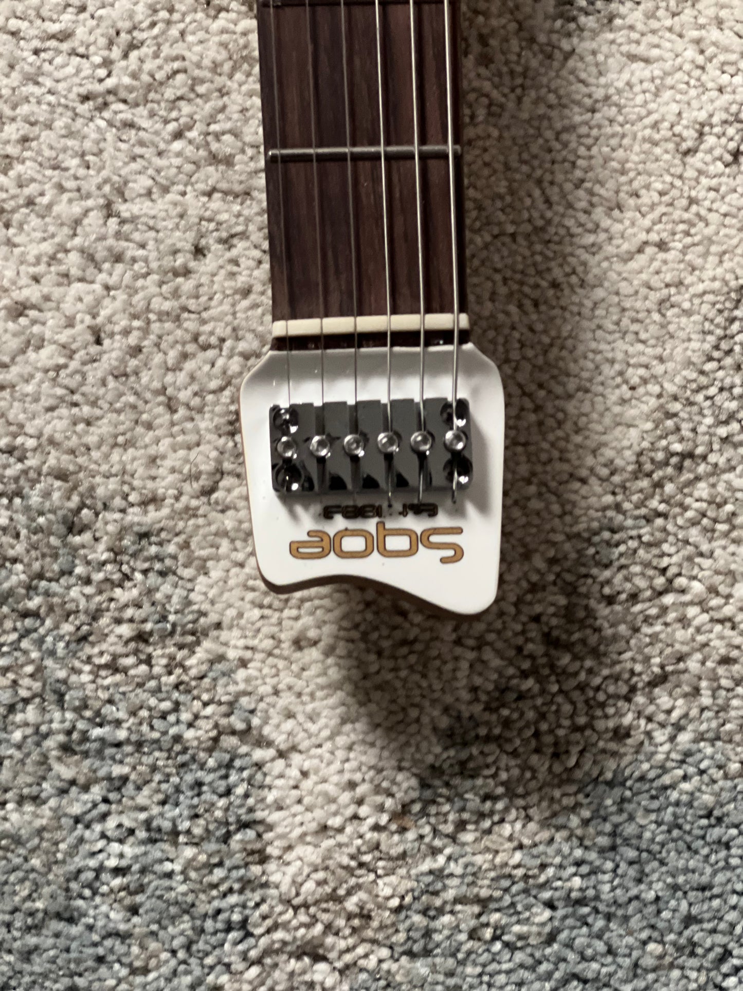 SQOE SEWT708 Headless in White