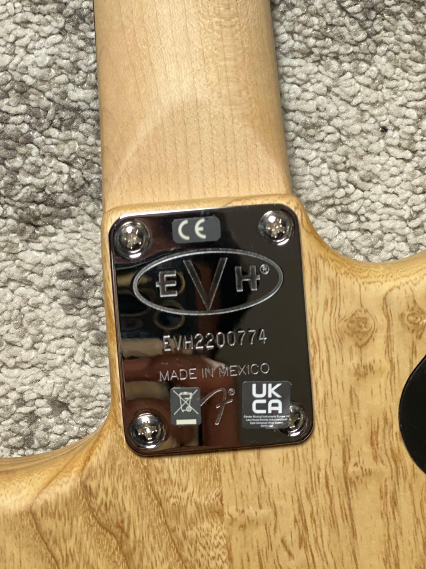 EVH 5150 Series Deluxe Ash with Ebony FB in Natural