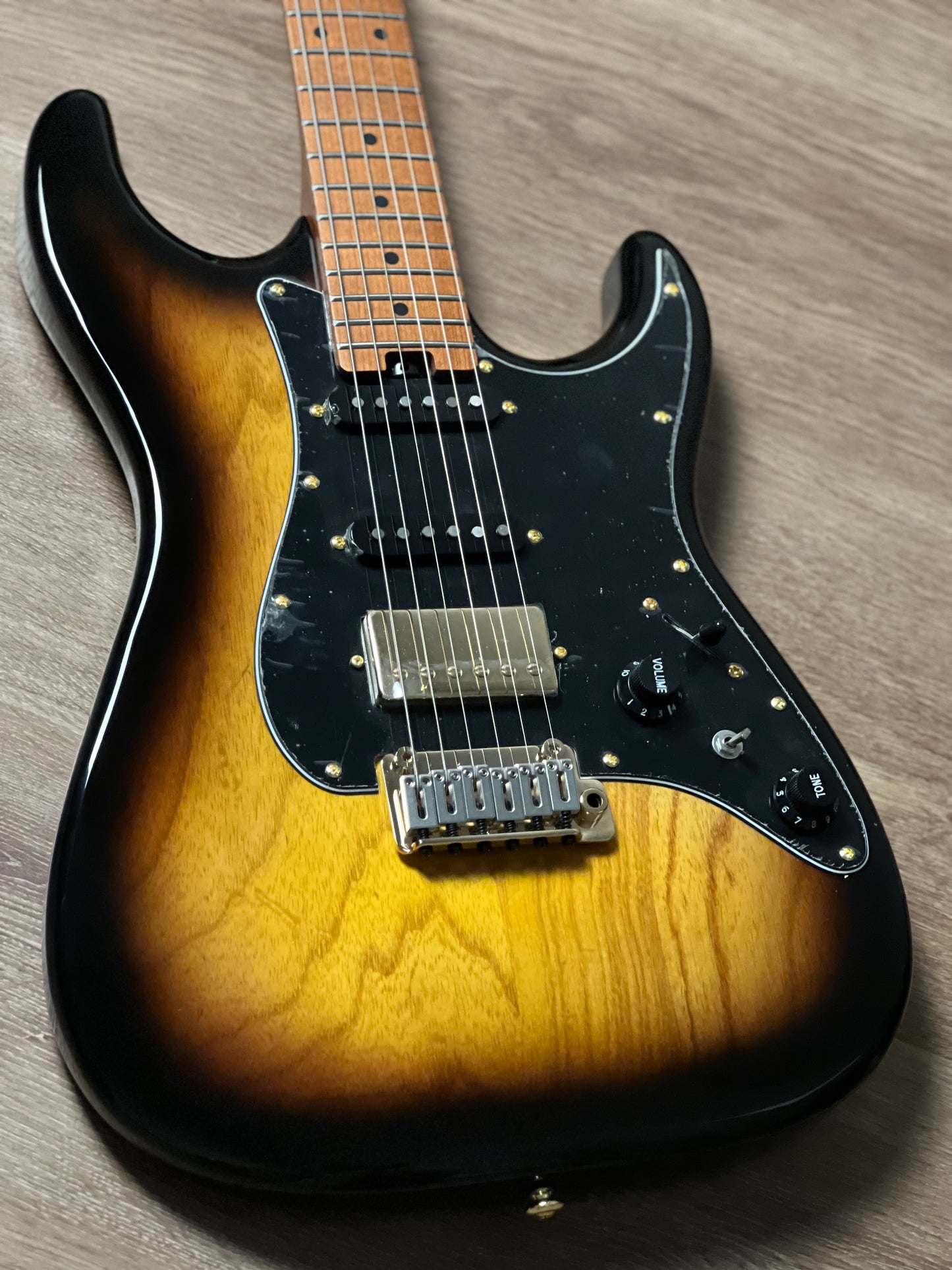 Soloking MS-1 Classic ASH ในซันเบิร์สต์ 2 สีพร้อมฮาร์ดแวร์ทอง Nafiri Special Run 