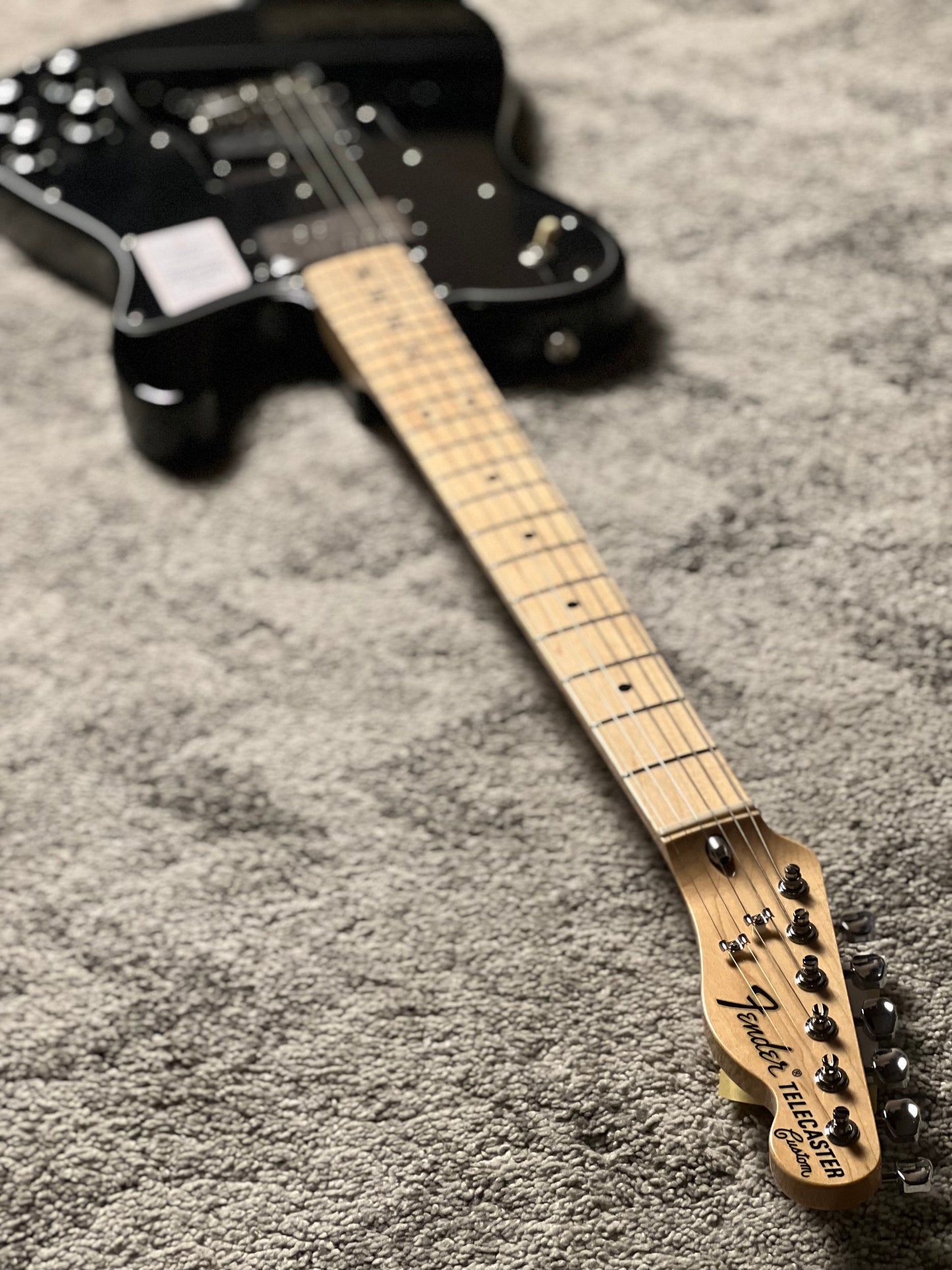 Fender Japan Traditional II 70s Telecaster Custom with Maple FB in Black JD26002622
