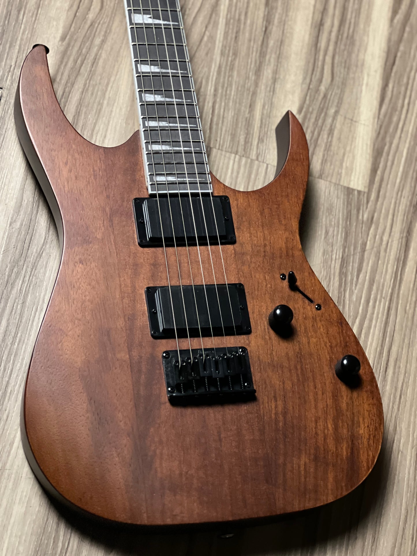 Ibanez GRG121DX-WNF in Walnut Flat