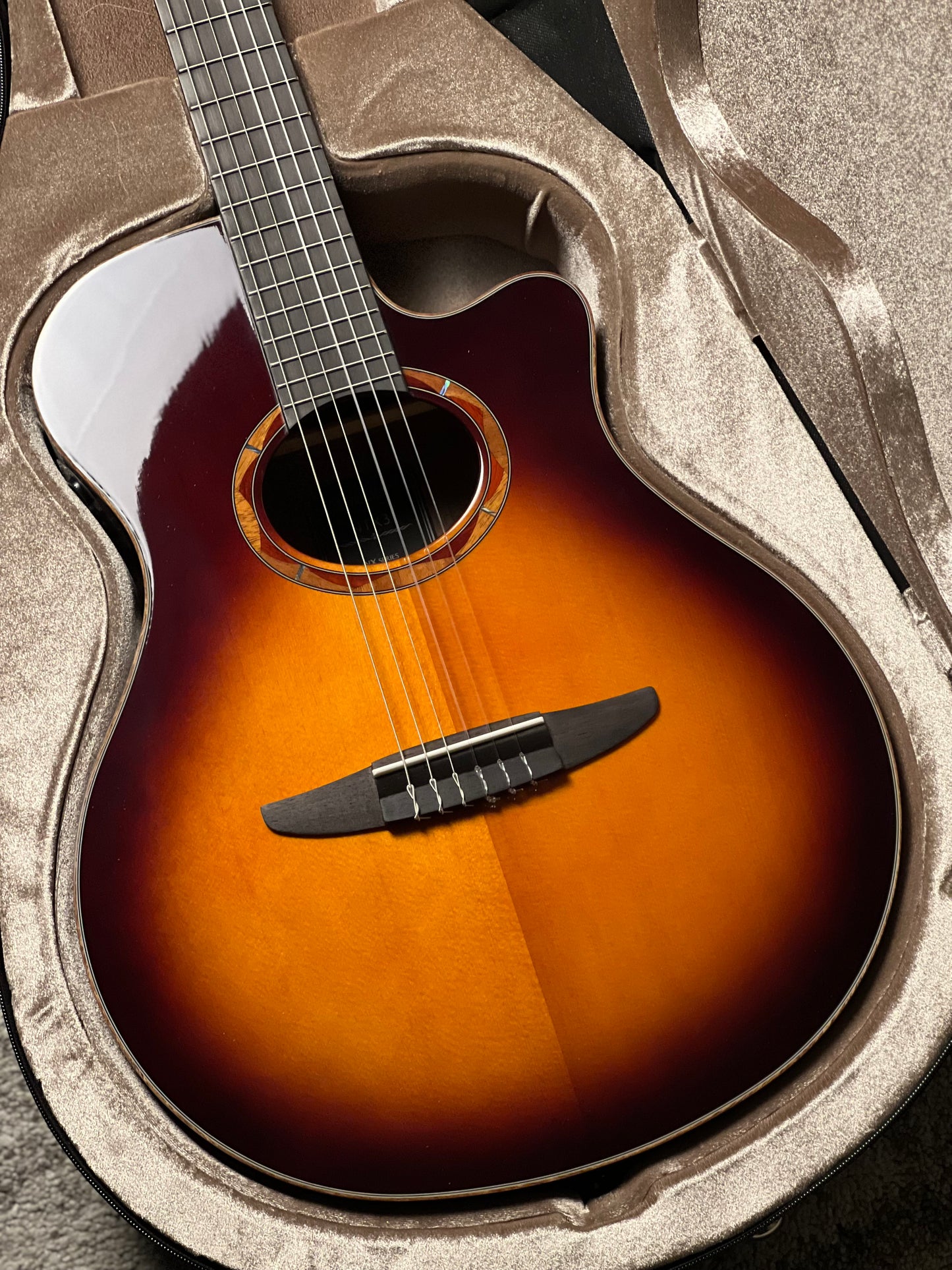 Yamaha NTX3 - Brown Sunburst