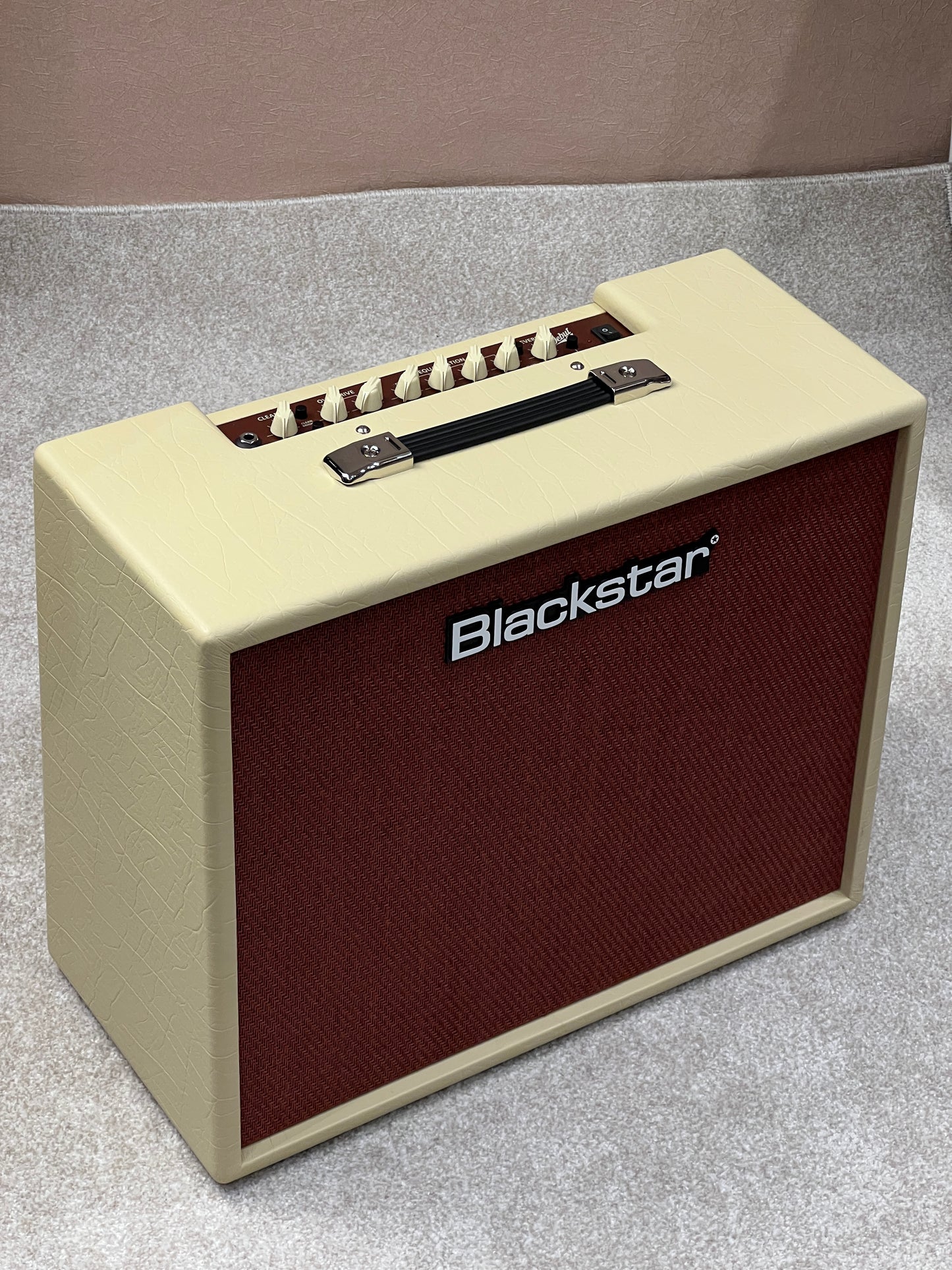 Blackstar Debut 100R 1X12 Combo in Cream