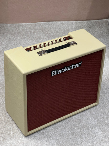 Blackstar Debut 100R 1X12 Combo in Cream
