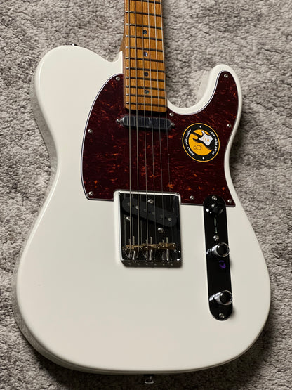 Sire Larry Carlton T7 in Antique White