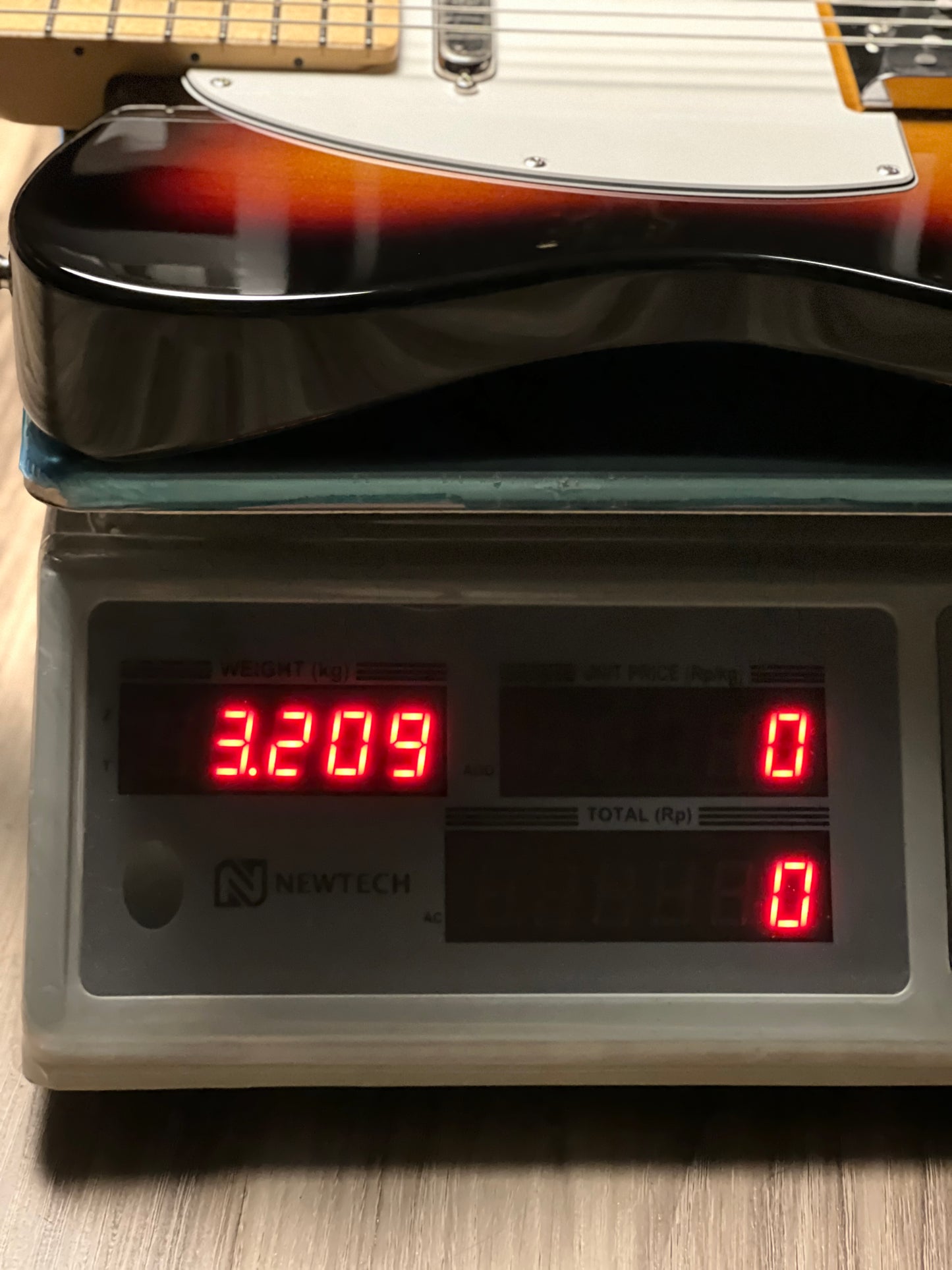 Fender Japan Hybrid II Telecaster with Maple FB in 3 Tone Sunburst JD24019447