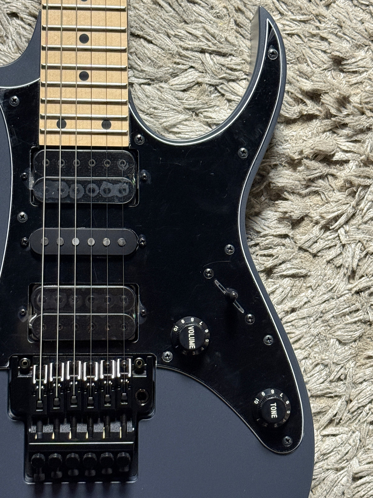 Ibanez RG550-GRF in Gray Metallic Flat
