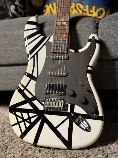 Dhatarattha Custom DST HSS in White with Black Stripes and "Whale Tail" Inlay