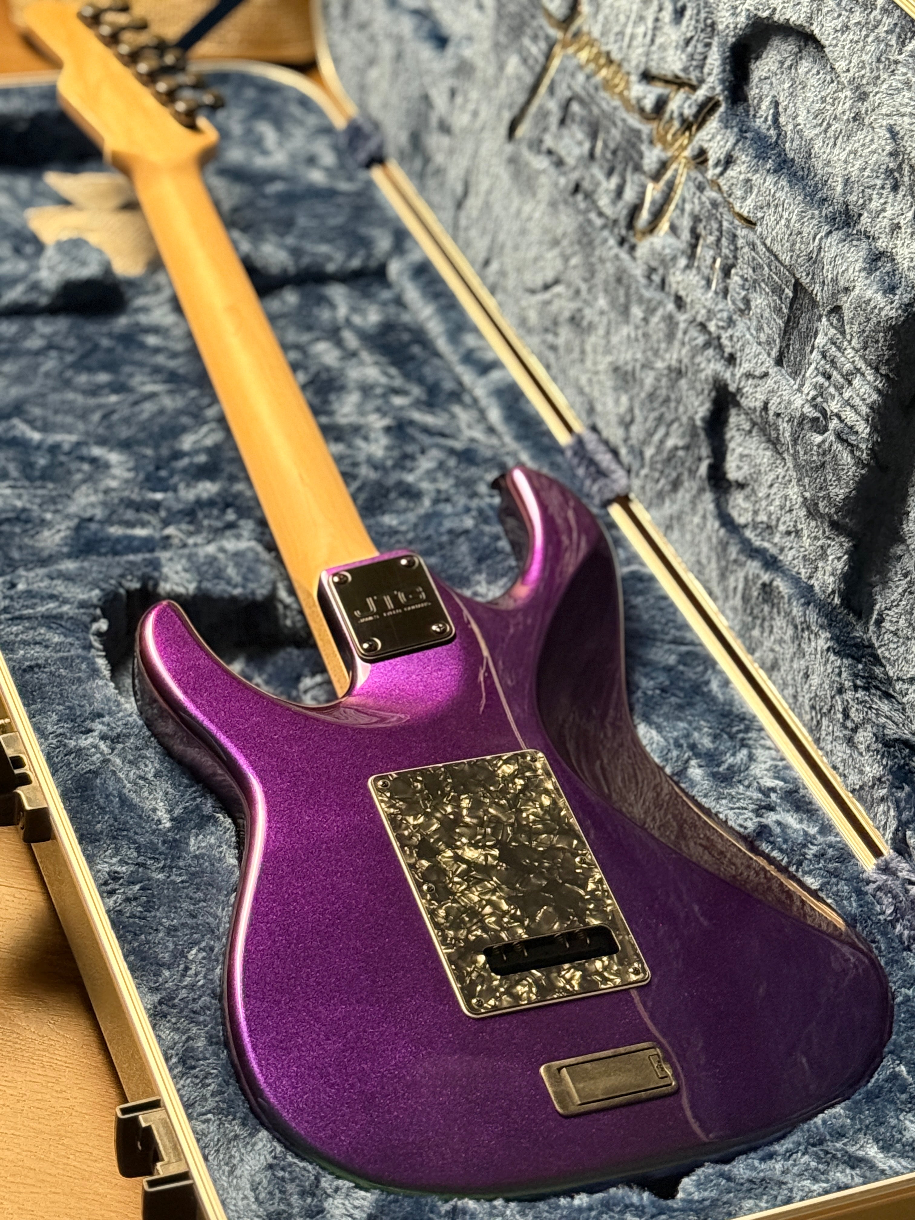 James Tyler JTG MK-1 in Chameleon – nafiriguitar.com