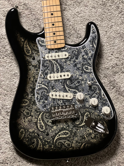Fender MIJ Limited Stratocaster with Maple FB in Black Paisley JD26001086