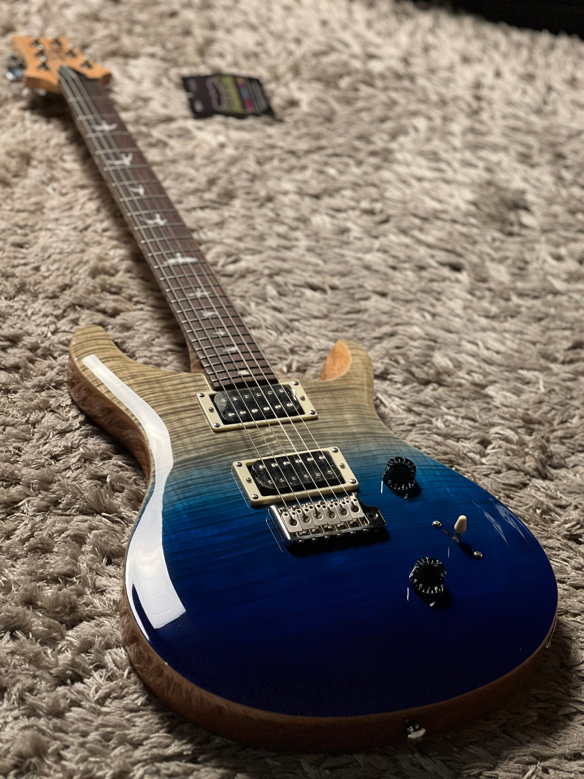 PRS SE Custom 24 in Blue Fade Limited Edition – nafiriguitar.com