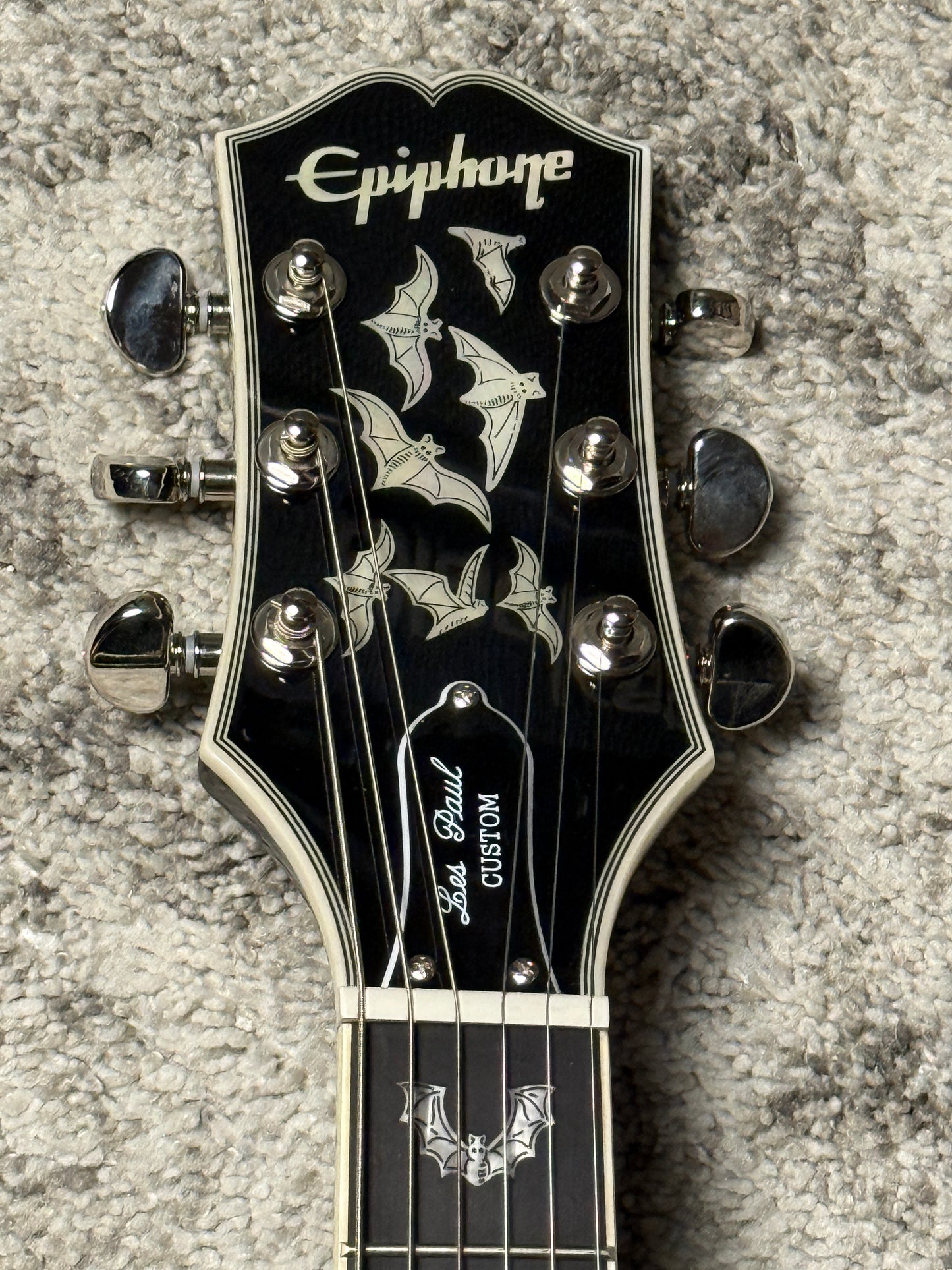 Epiphone Les Paul Custom Bats in Flight in Dark Purple Burst Limited Edition