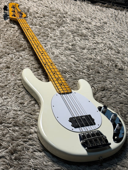 Ernie Ball Music Man Retro '70s StingRay 4 Bass in White S/N CB00565 (USED)