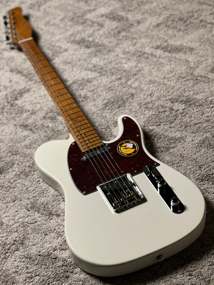 Sire Larry Carlton T7 in Antique White