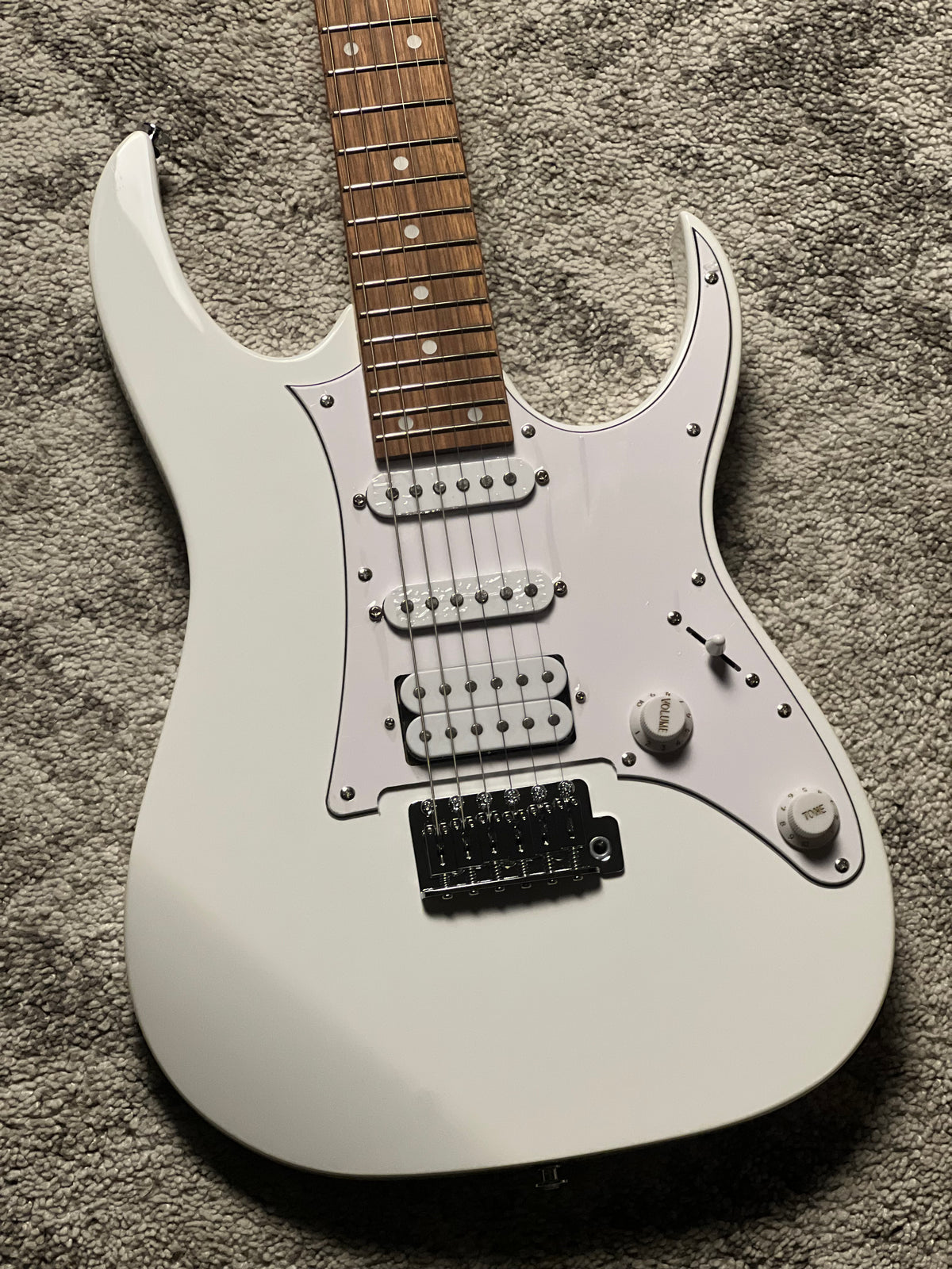 Ibanez GRG140-WH GIO in White