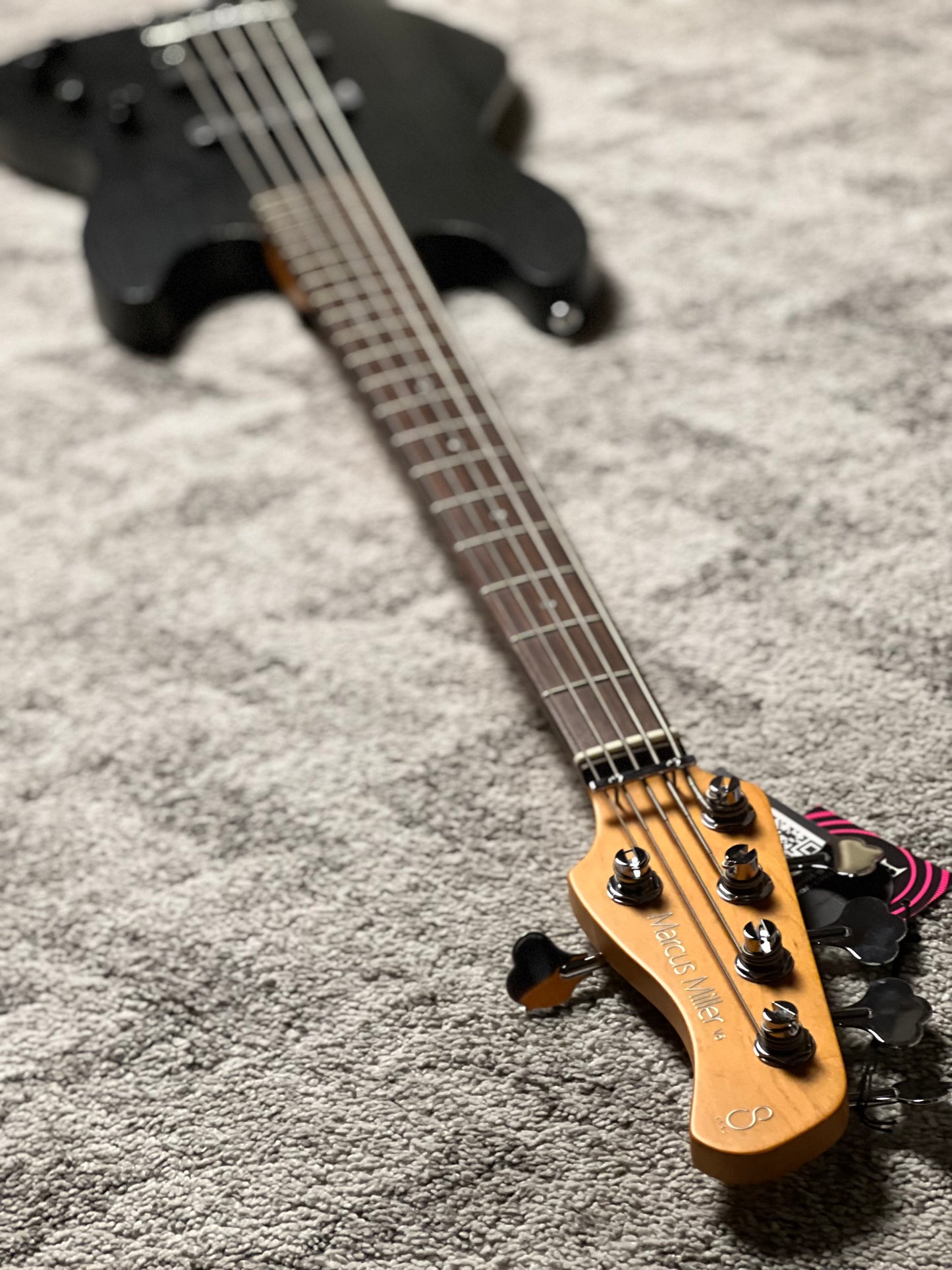 Sire Marcus Miller Super-J V6-5 String Solid Ash Top in Black
