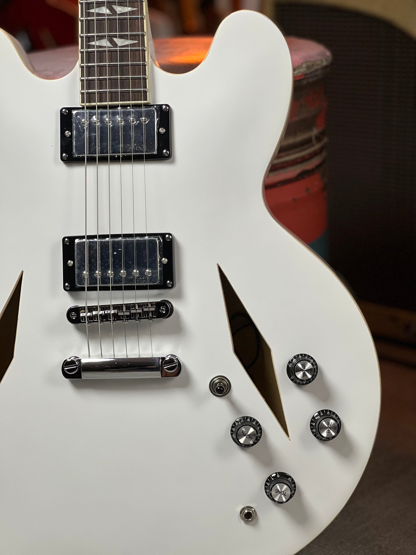 Soloking SDG-335 Dave Grohl Style Tribute in Alpine White