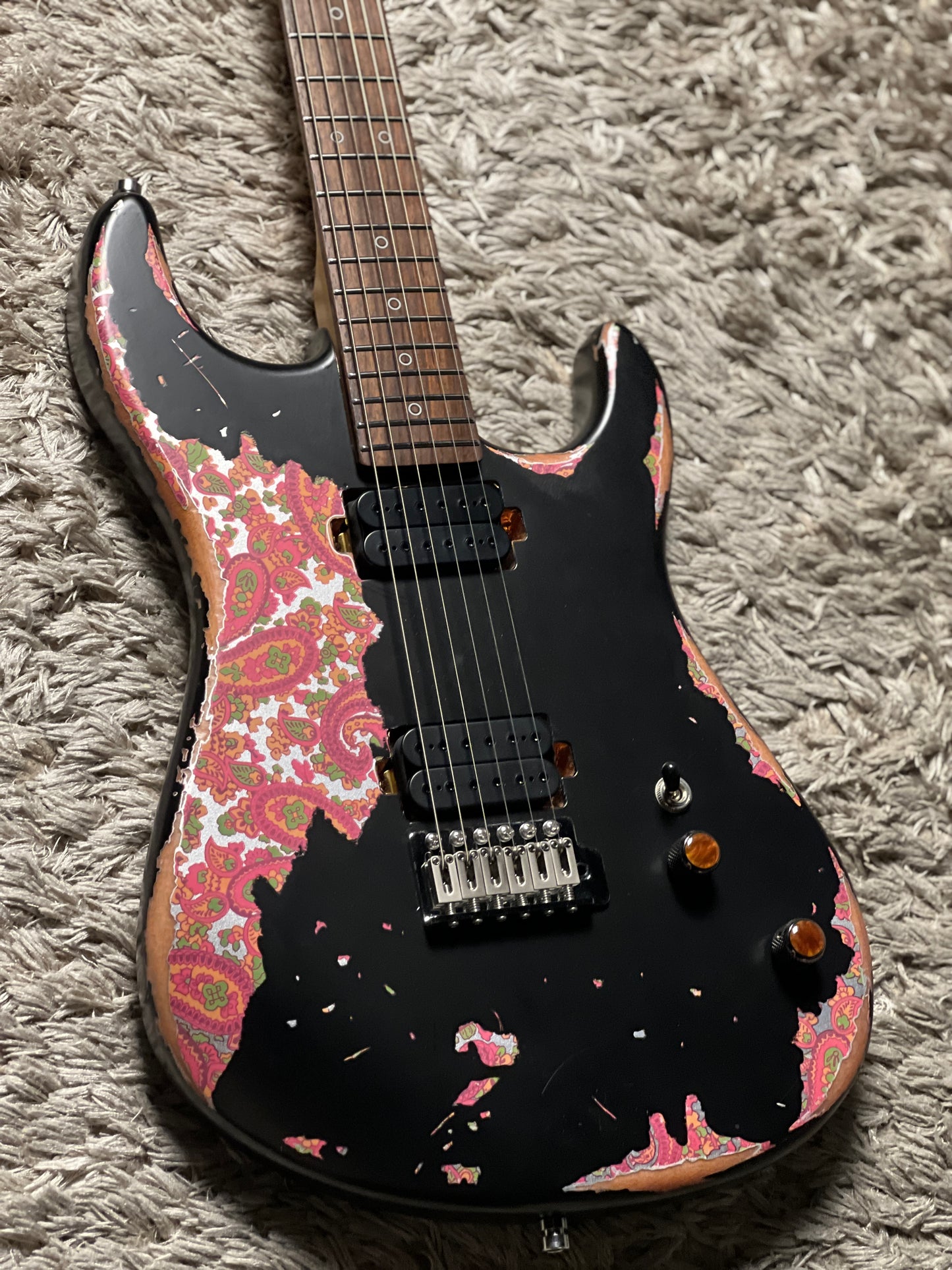 Dhatarattha Performance DST HH in Black Over Pink Paisley with RW FB and Nitrocellulose Lacquer Relic