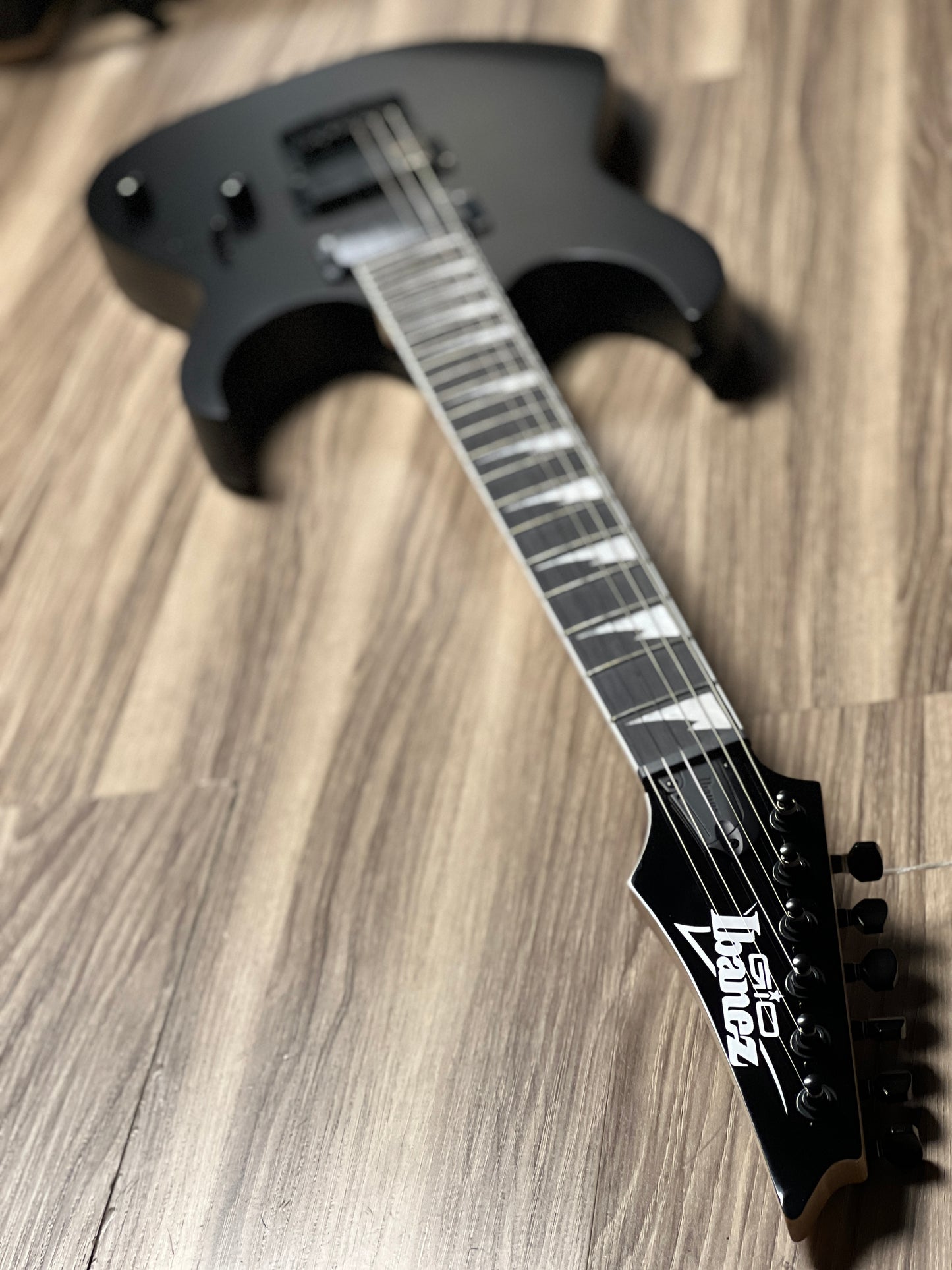 Ibanez GRG121DX-BKF in Black Night
