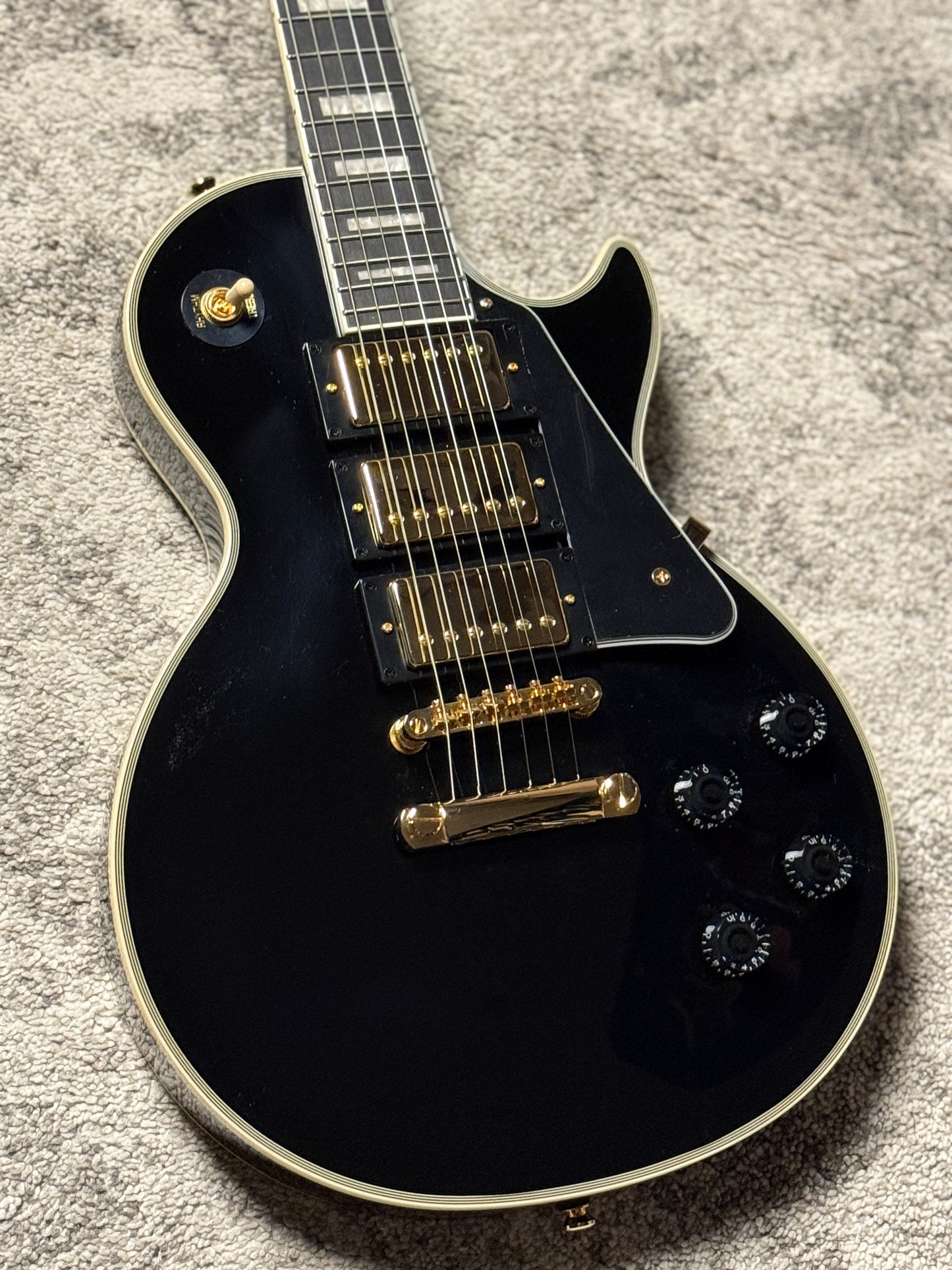 Epiphone Les Paul Custom Black Beauty 3 Pickup in Ebony Limited Edition