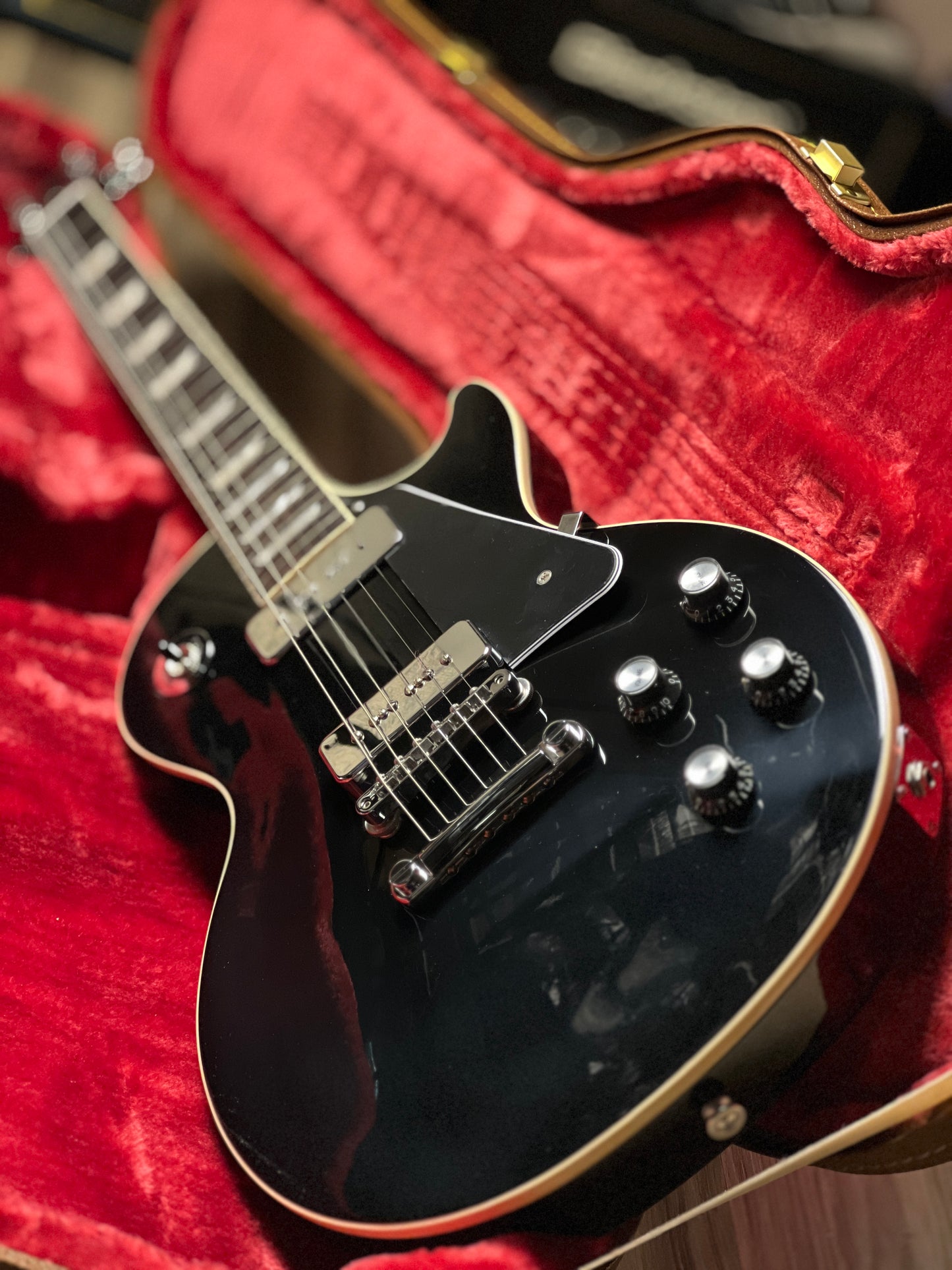 Gibson Noel Gallagher Les Paul Standard in Ebony w/Case