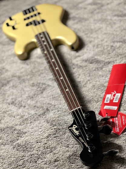 Fender Duff McKagan Precision Bass Guitar with Gigbag with RW FB in Pearl White MX22700286 (B Stock)